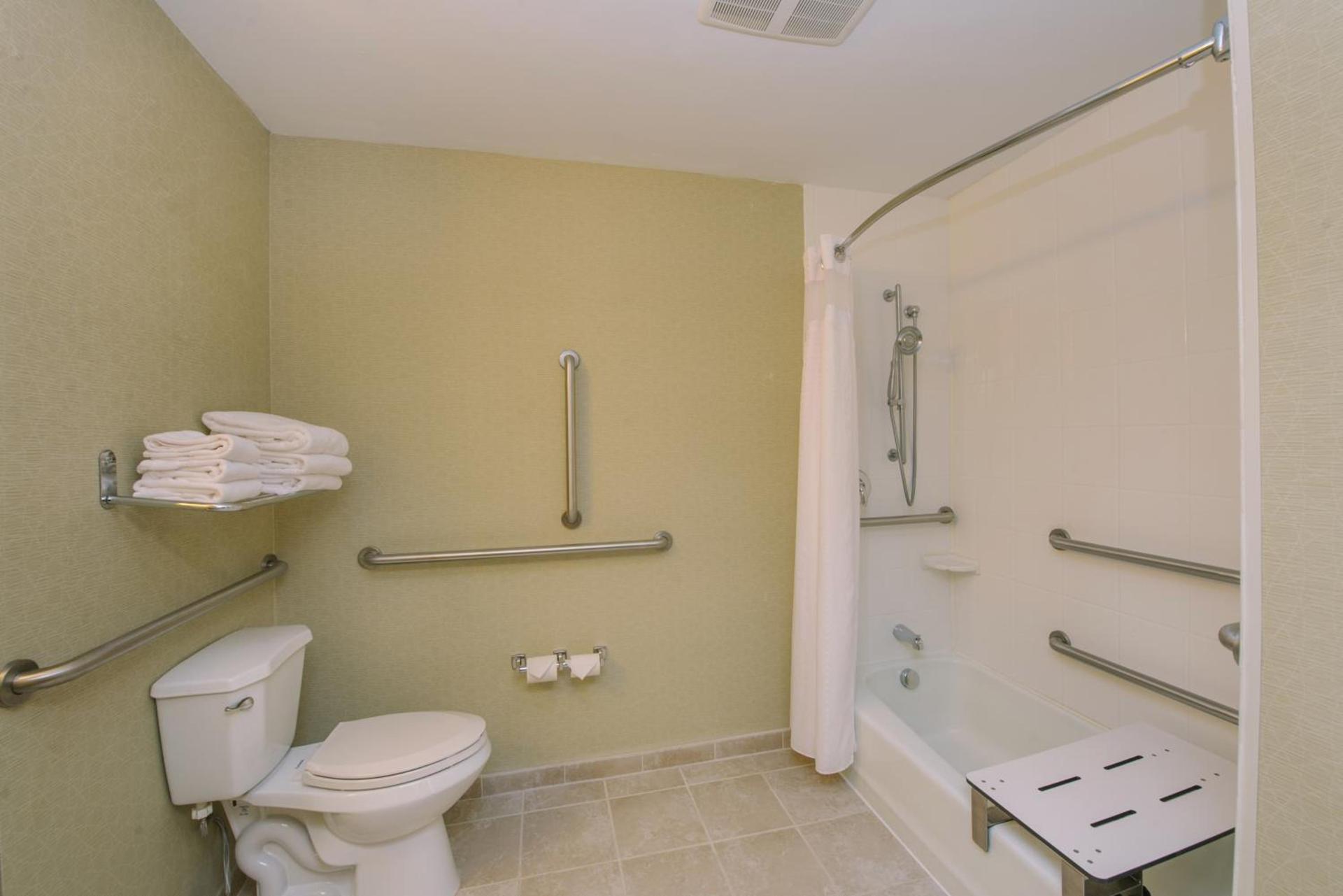 Holiday Inn Express and Suites Merrimack - Nashua by IHG photo 25