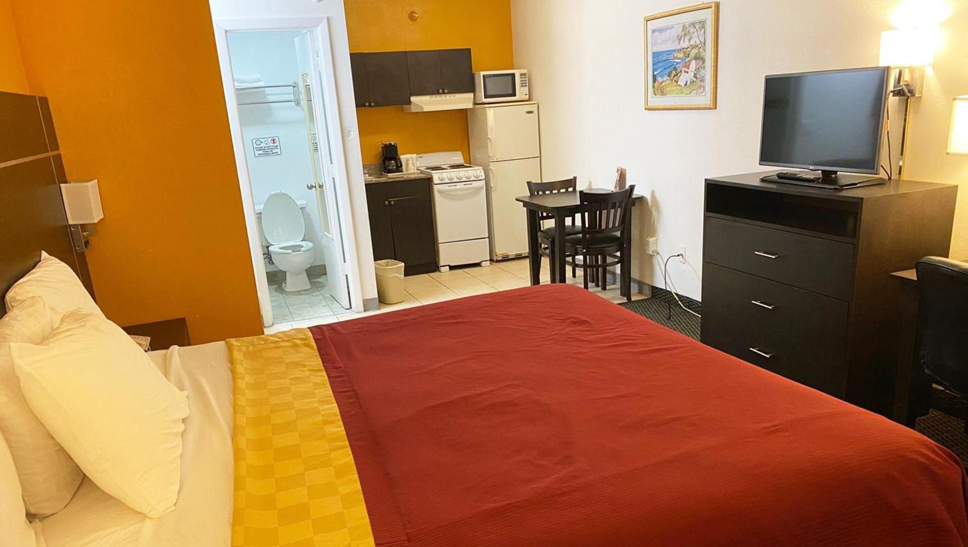 Magnuson Hotel Bradenton photo 18