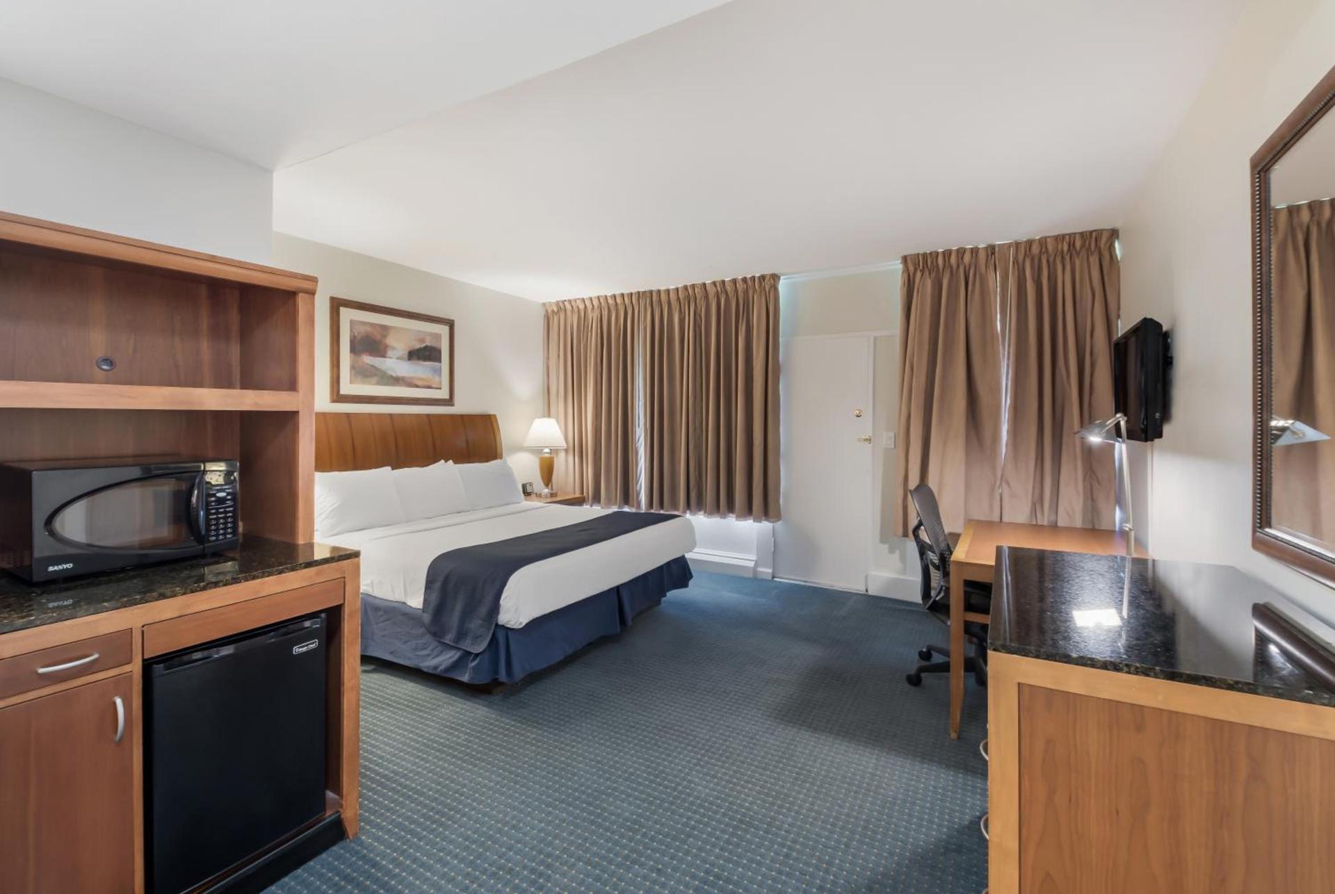 Americas Best Value Inn-Painted Post photo 12