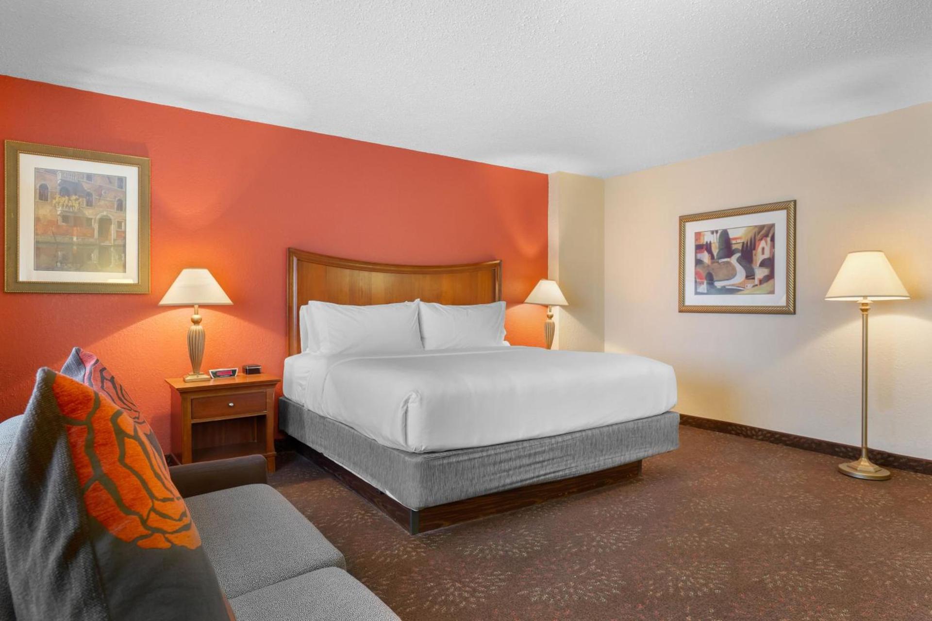 Holiday Inn Express Chicago-Downers Grove by IHG photo 43