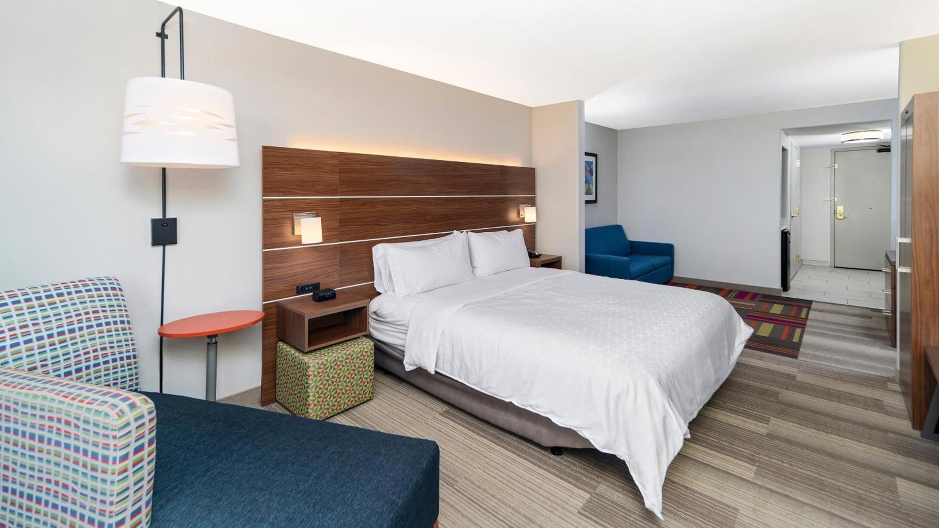 Holiday Inn Express & Suites Dinuba West by IHG photo 34