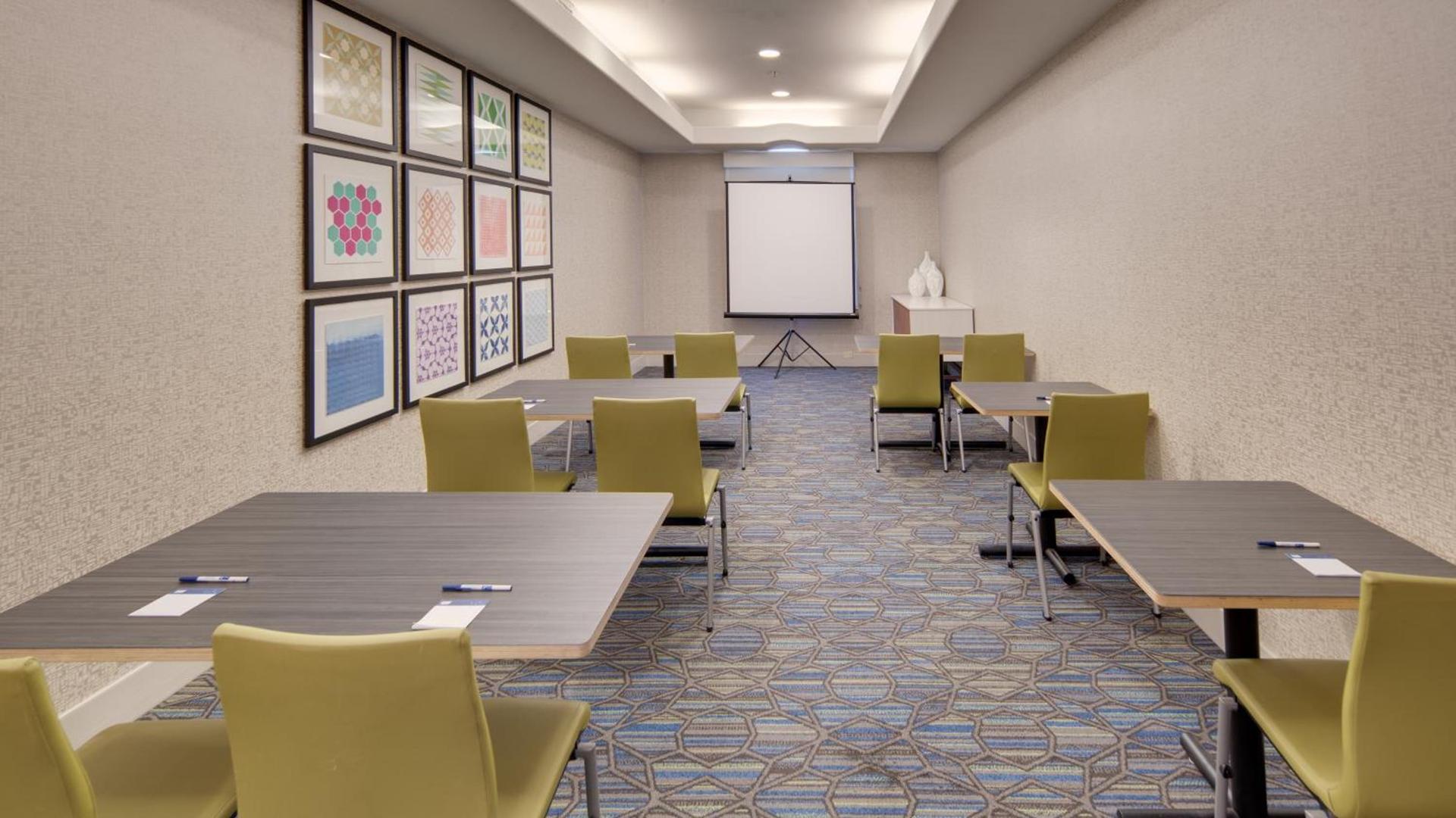Holiday Inn Express & Suites Dinuba West by IHG photo 18
