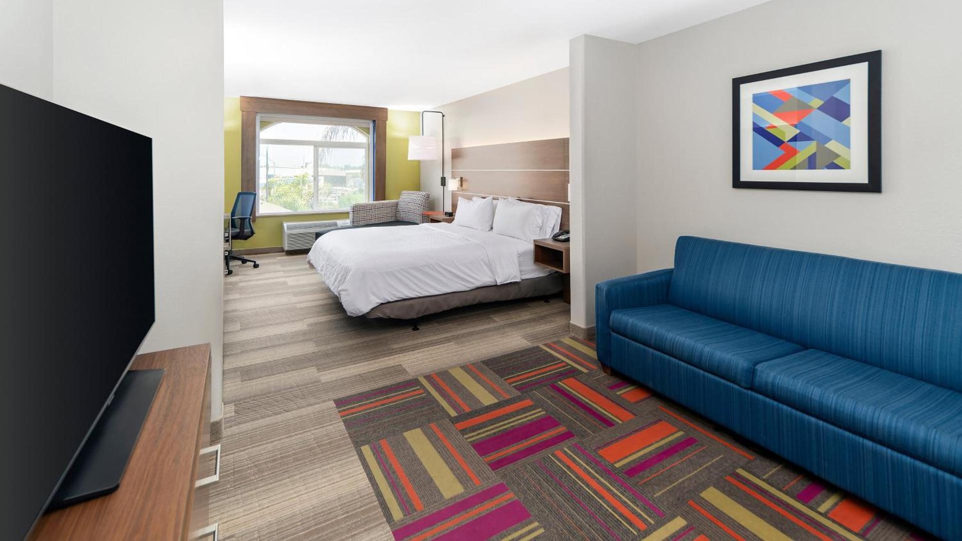 Holiday Inn Express & Suites Dinuba West by IHG photo 29