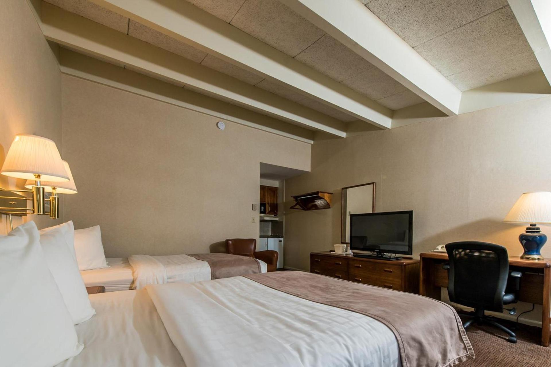 Windjammer Lodge photo 13