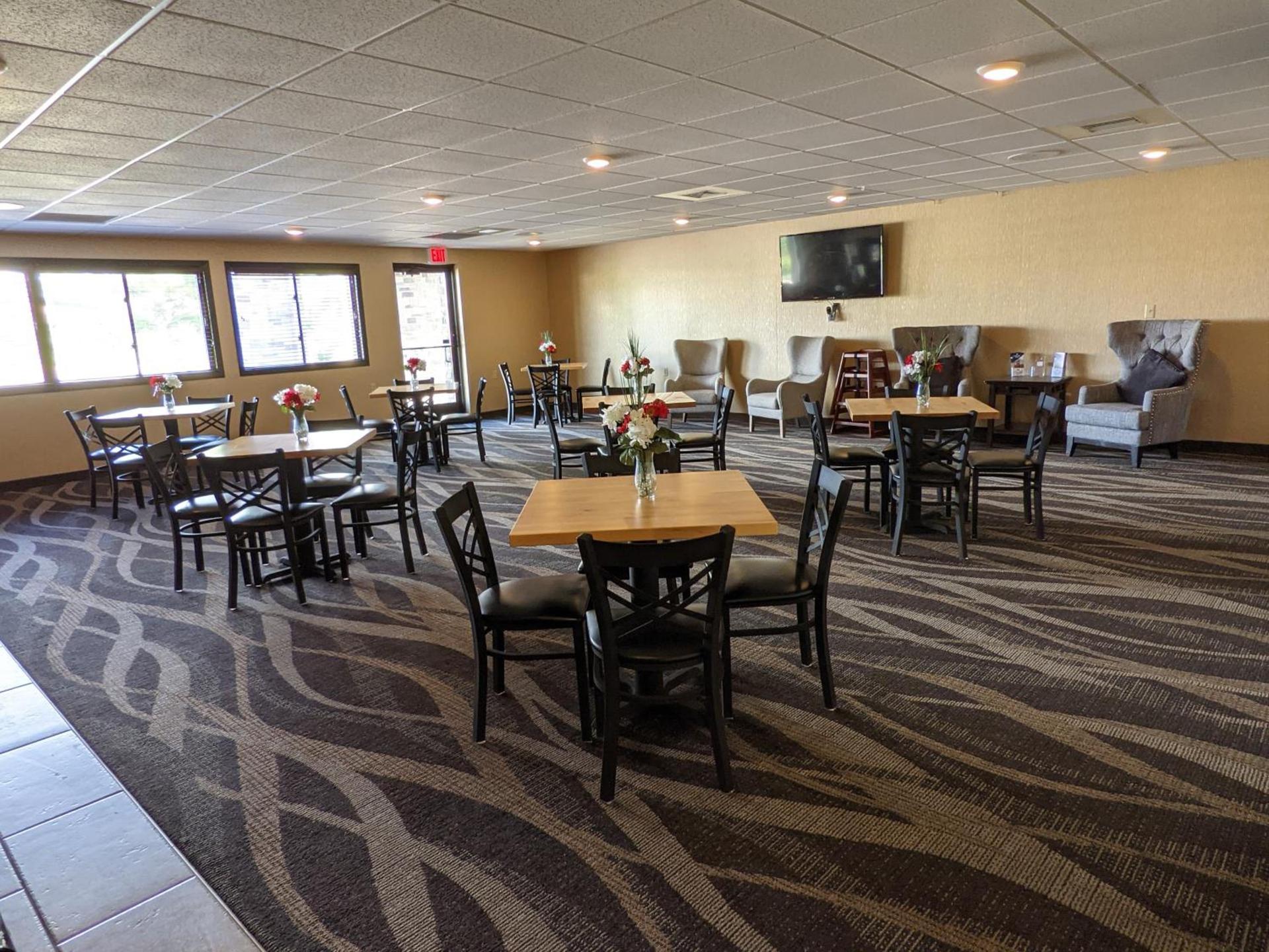 Cobblestone Inn & Suites - Merrill photo 17