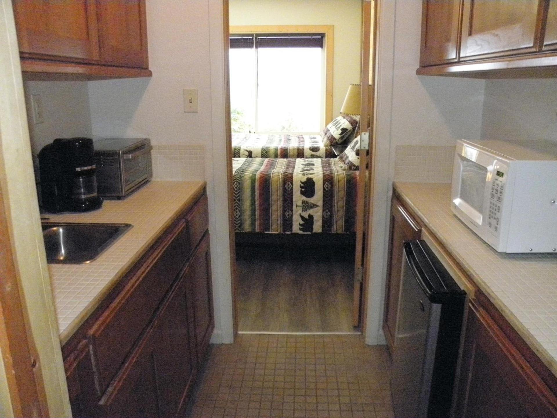 CREEKSIDE LODGE photo 6