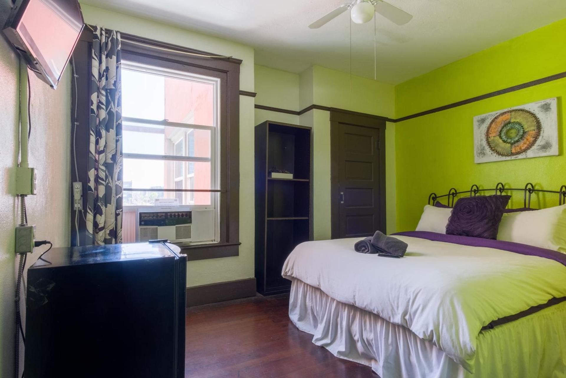 California Dreams Hostel - Downtown photo 43