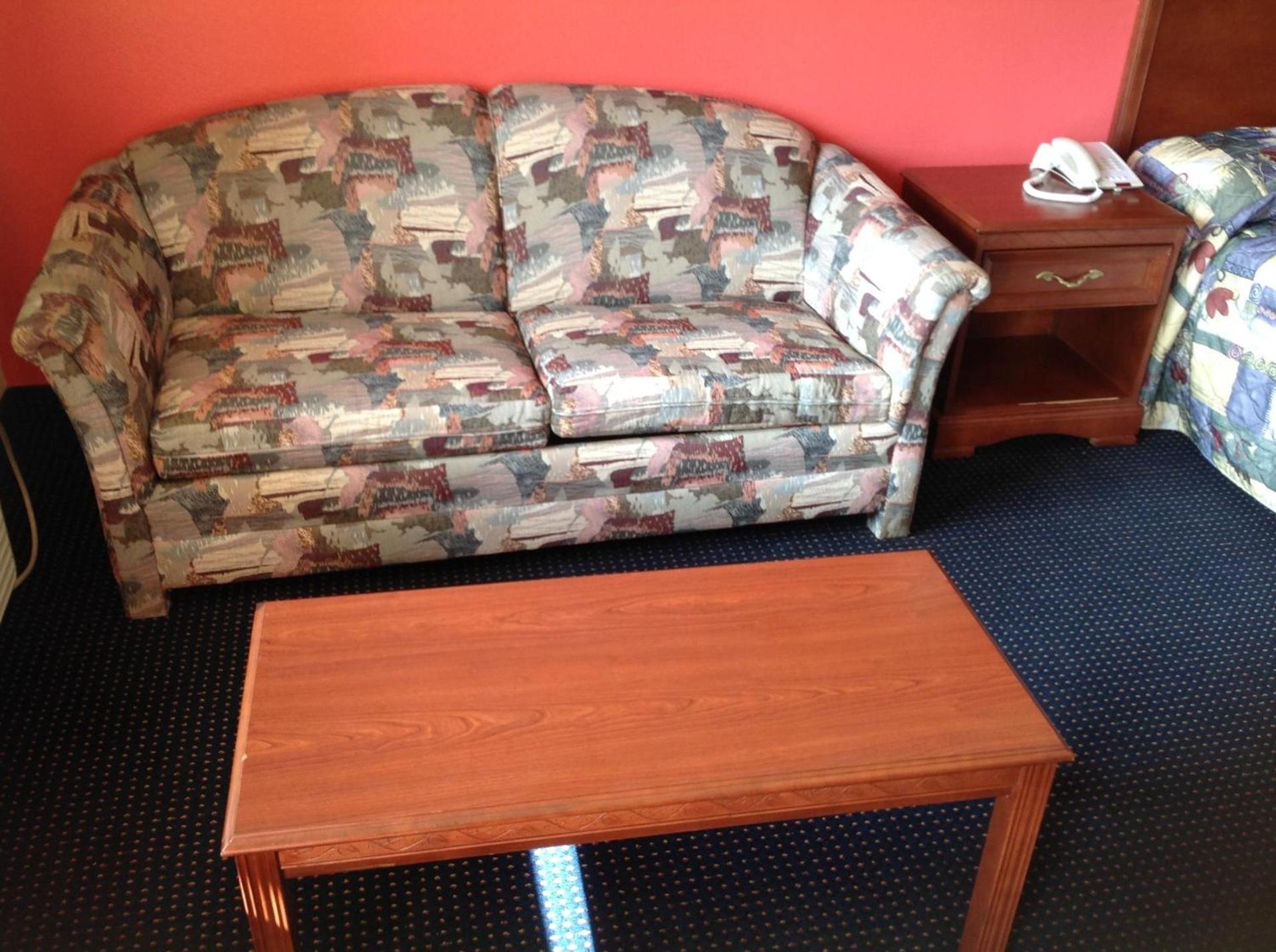 Executive Inn & Suites photo 6