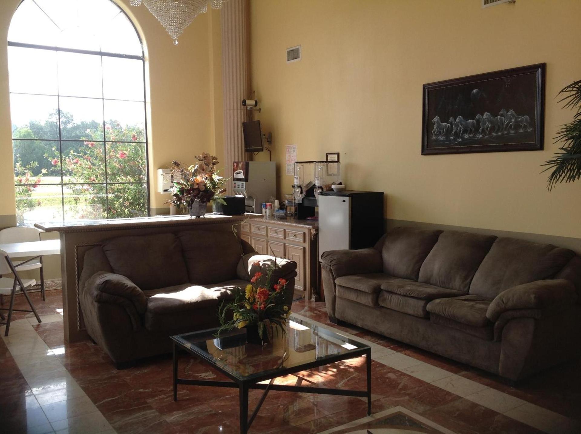 Executive Inn & Suites photo 19