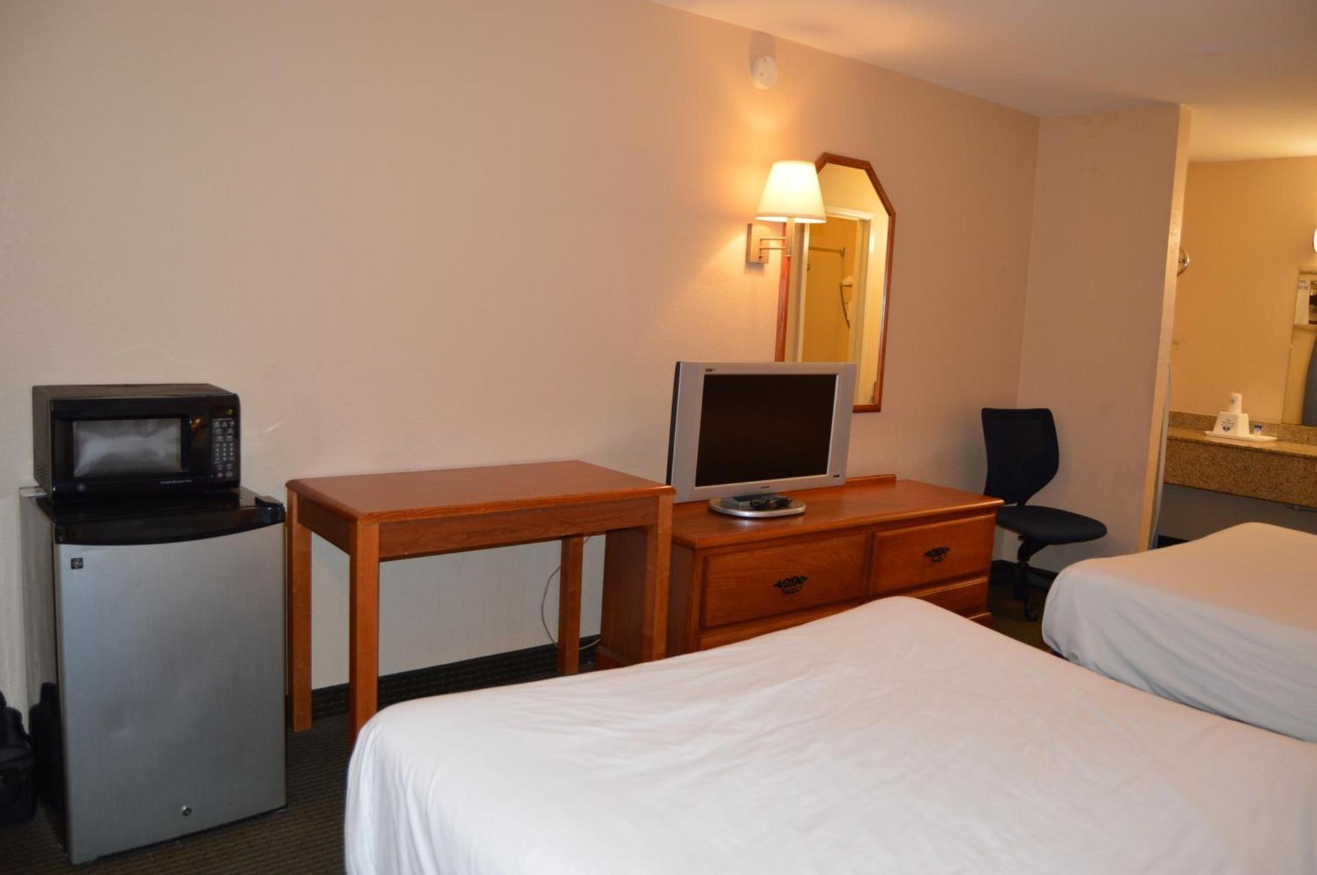 Americas Best Value Inn Gainesville TX photo 10
