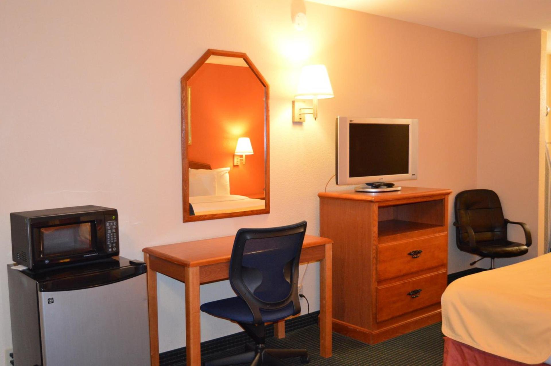 Americas Best Value Inn Gainesville TX photo 16