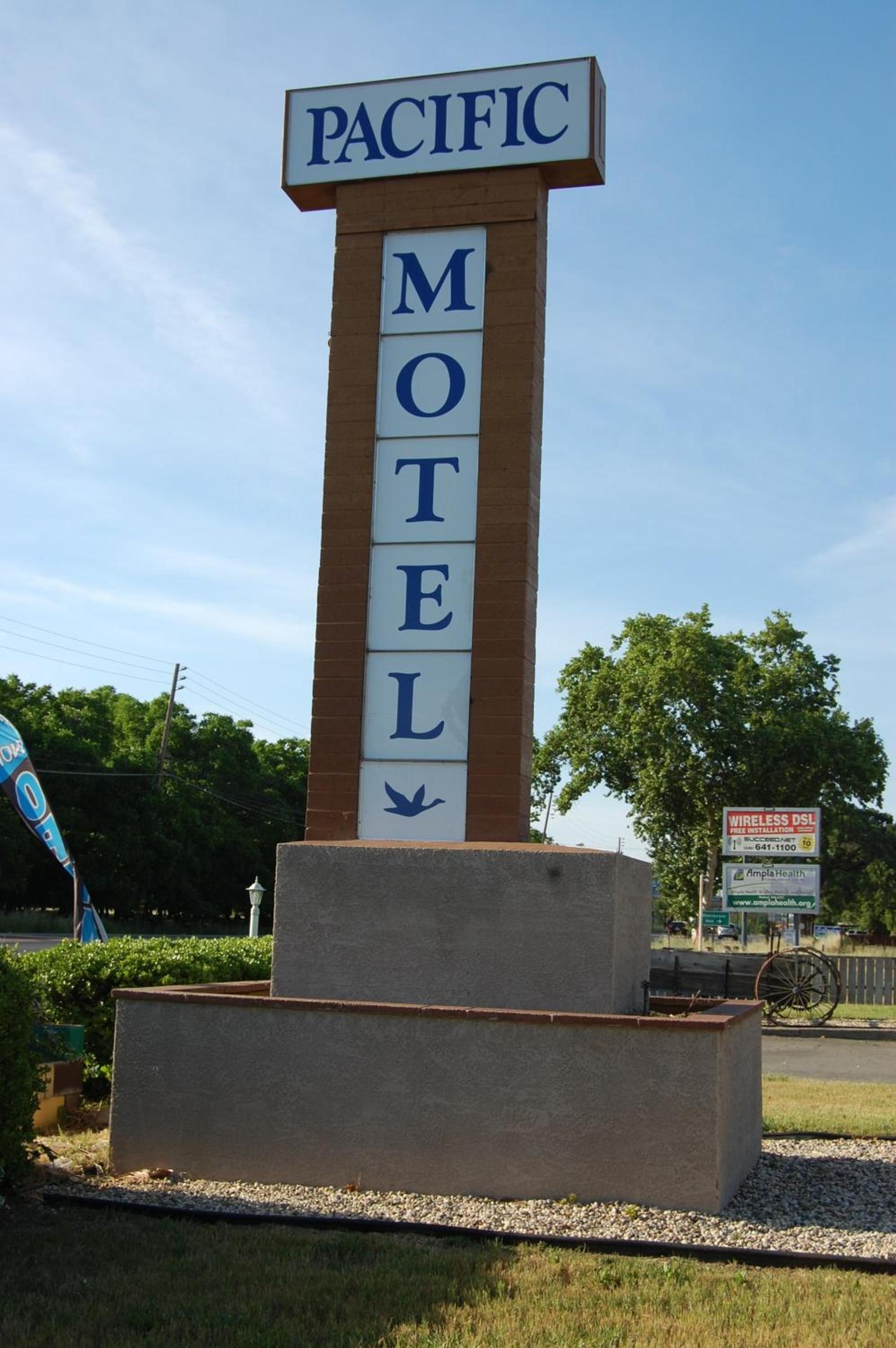Pacific Motel photo 79