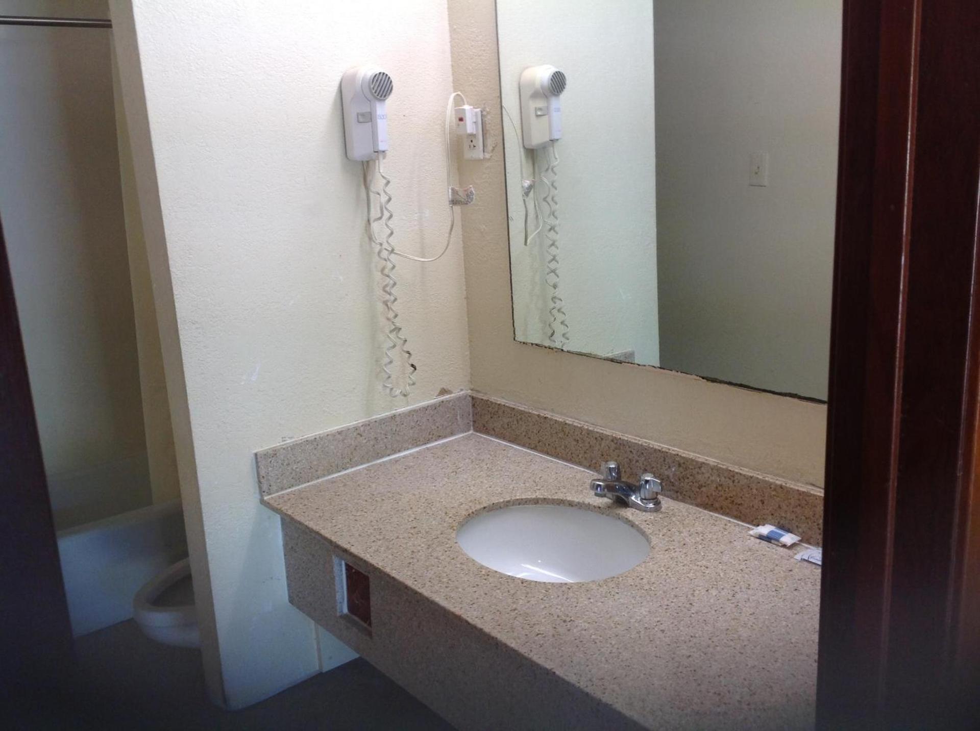 Summit Inn - Dayton photo 4