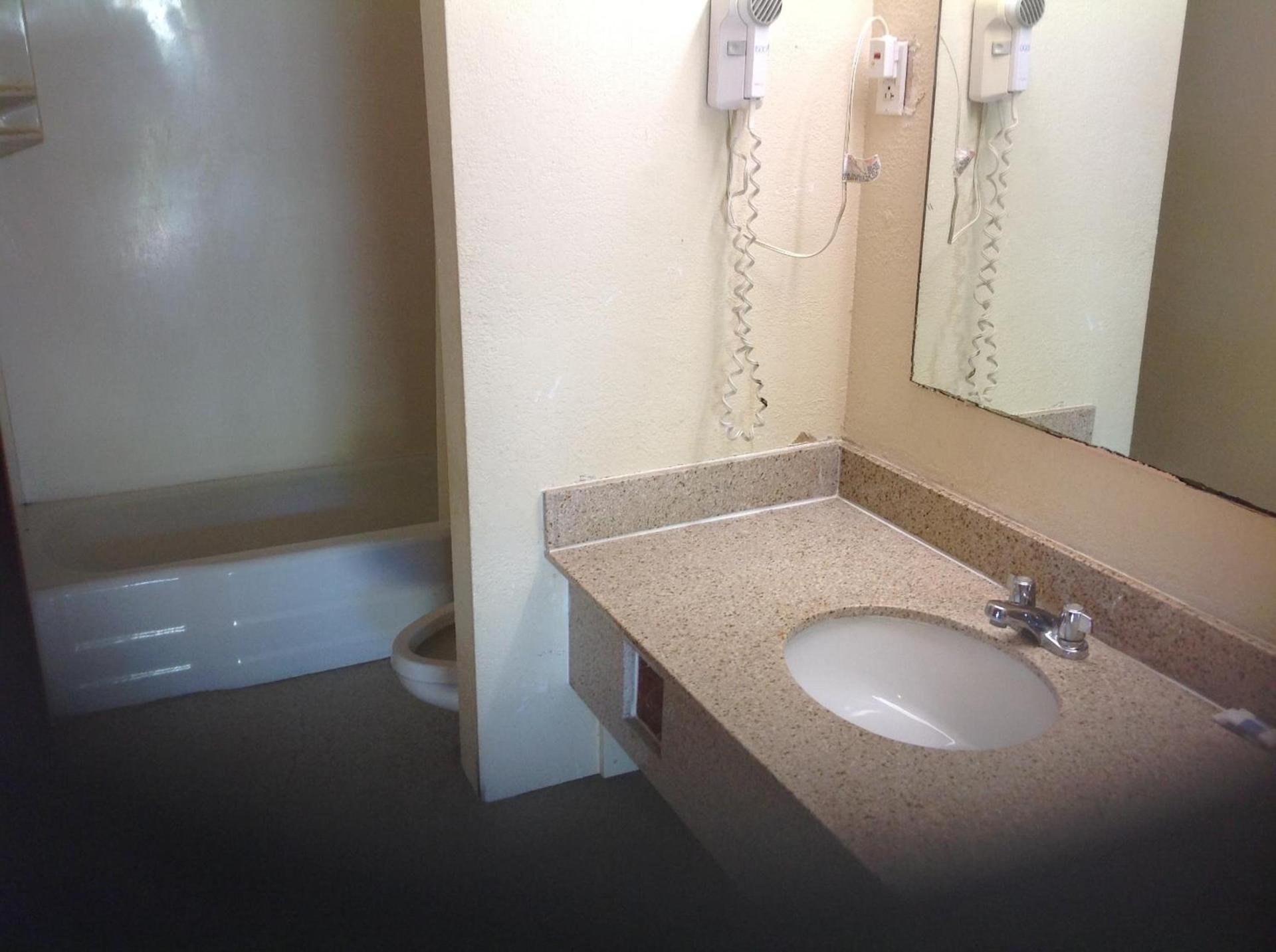 Summit Inn - Dayton photo 9