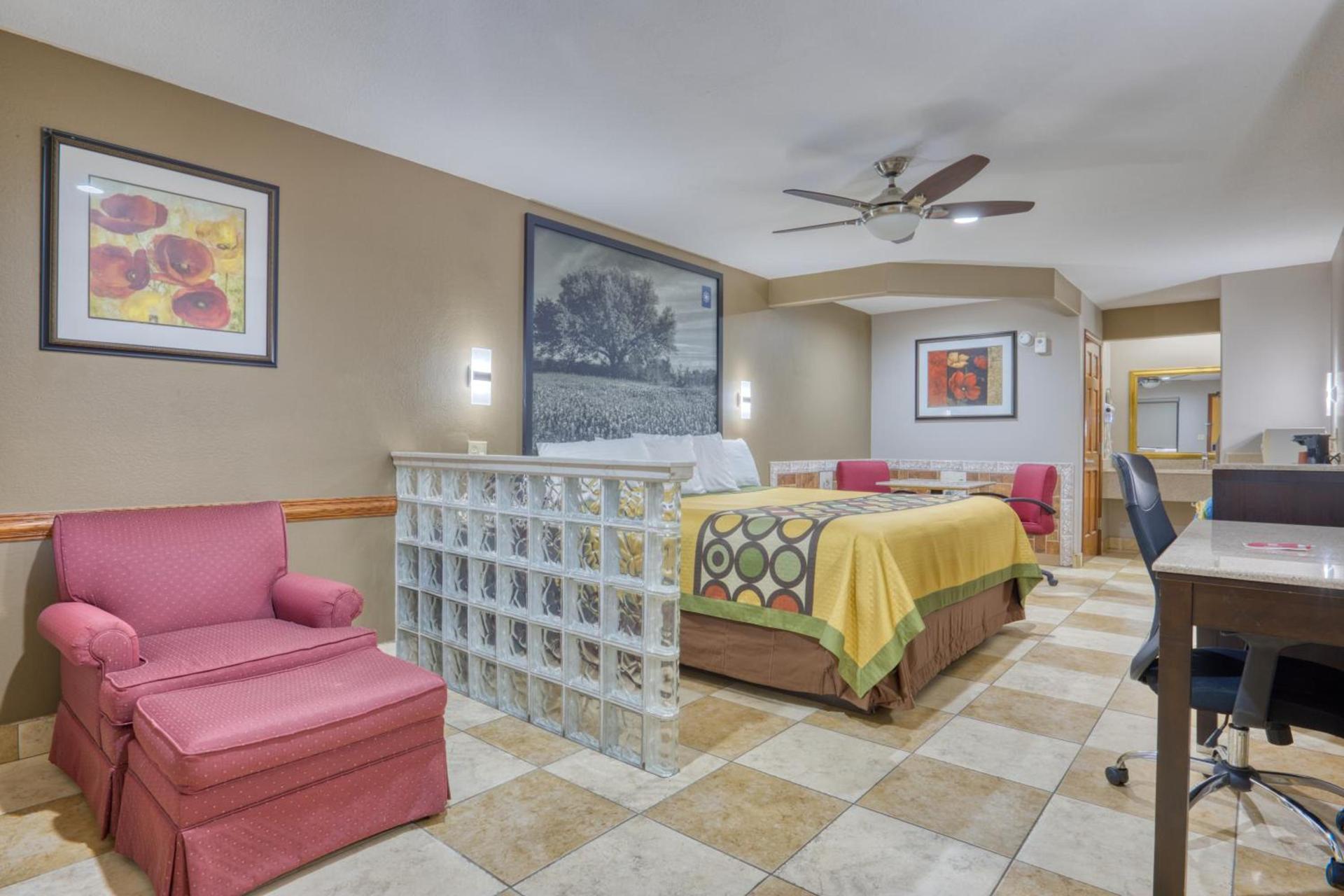 Texas Inn Donna photo 5