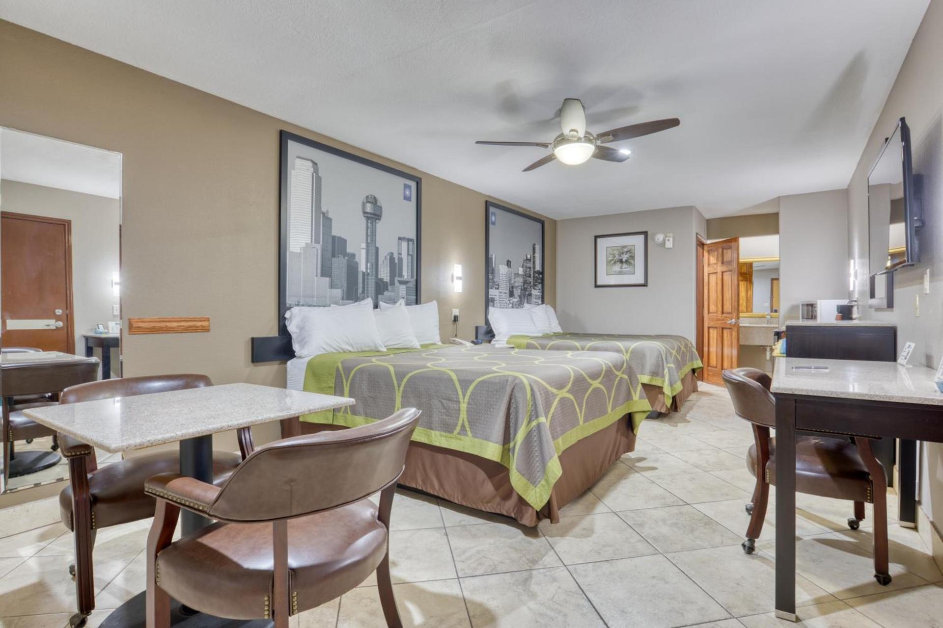 Texas Inn Donna photo 3