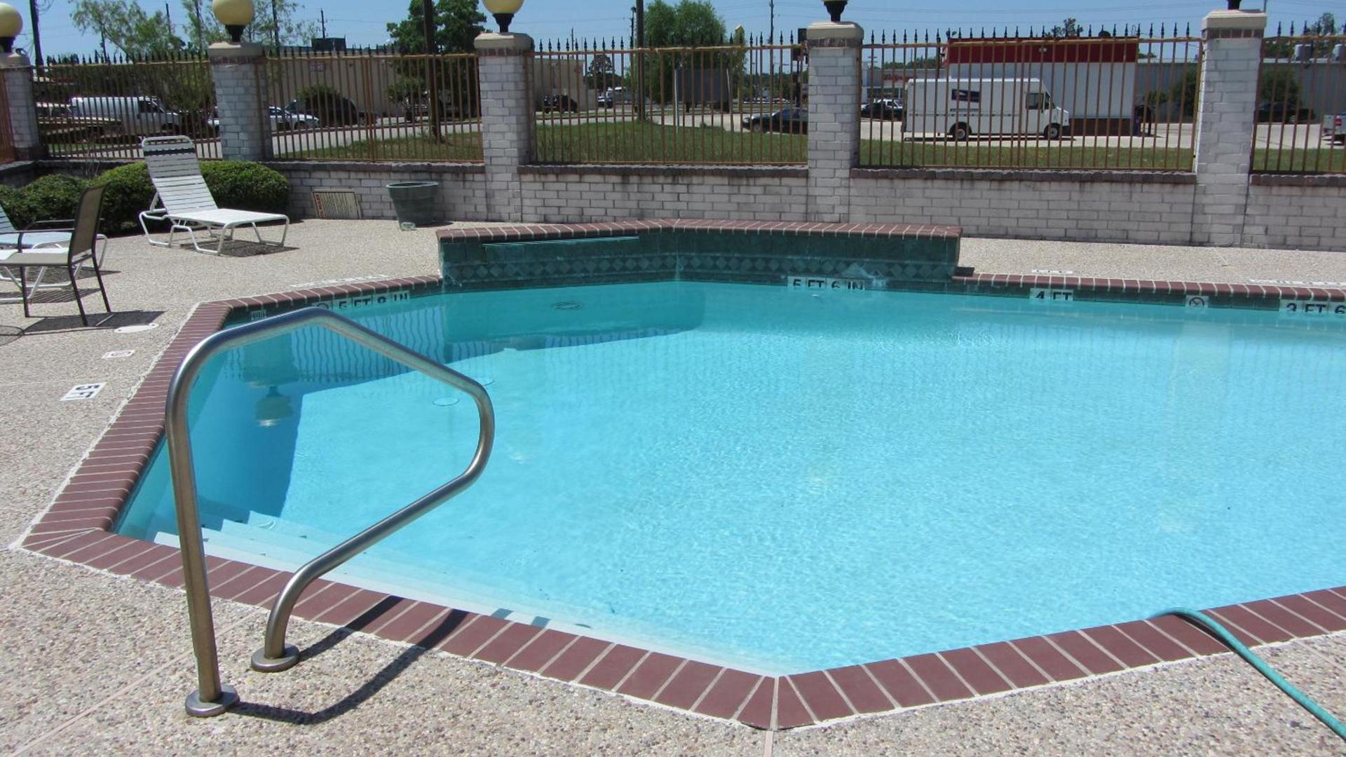 Magnolia Inn and Suites photo 33