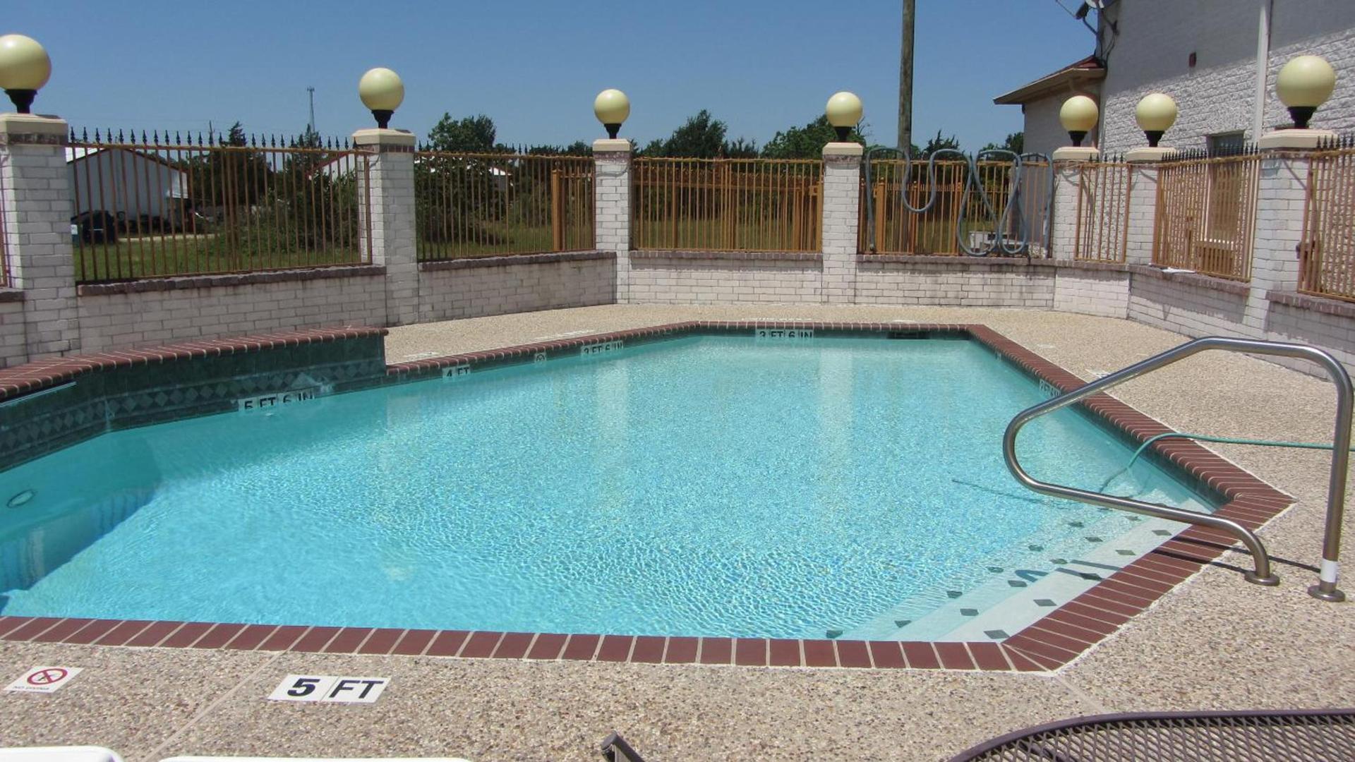Magnolia Inn and Suites photo 34