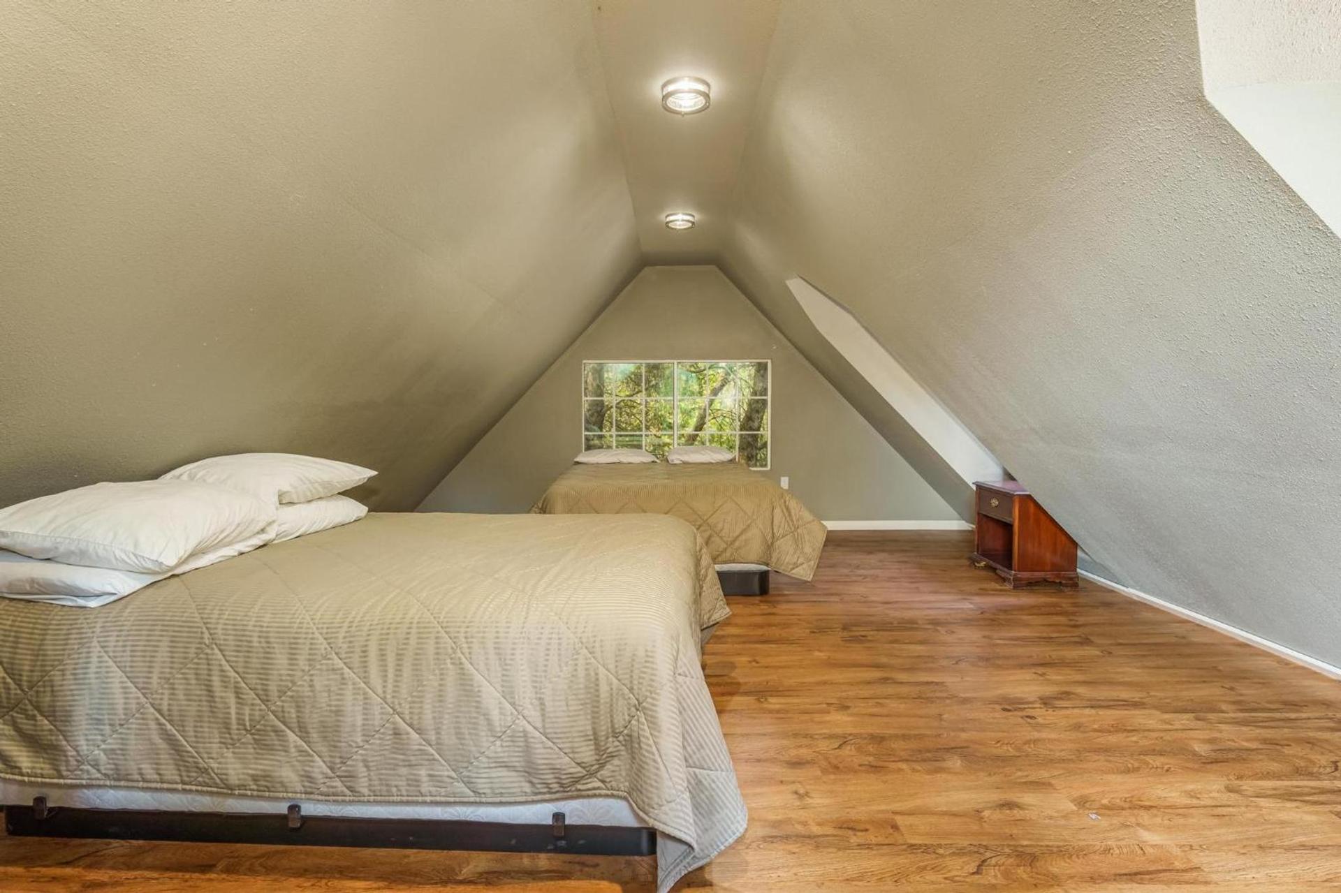 Mountain Trail Lodge and Vacation Rentals photo 67