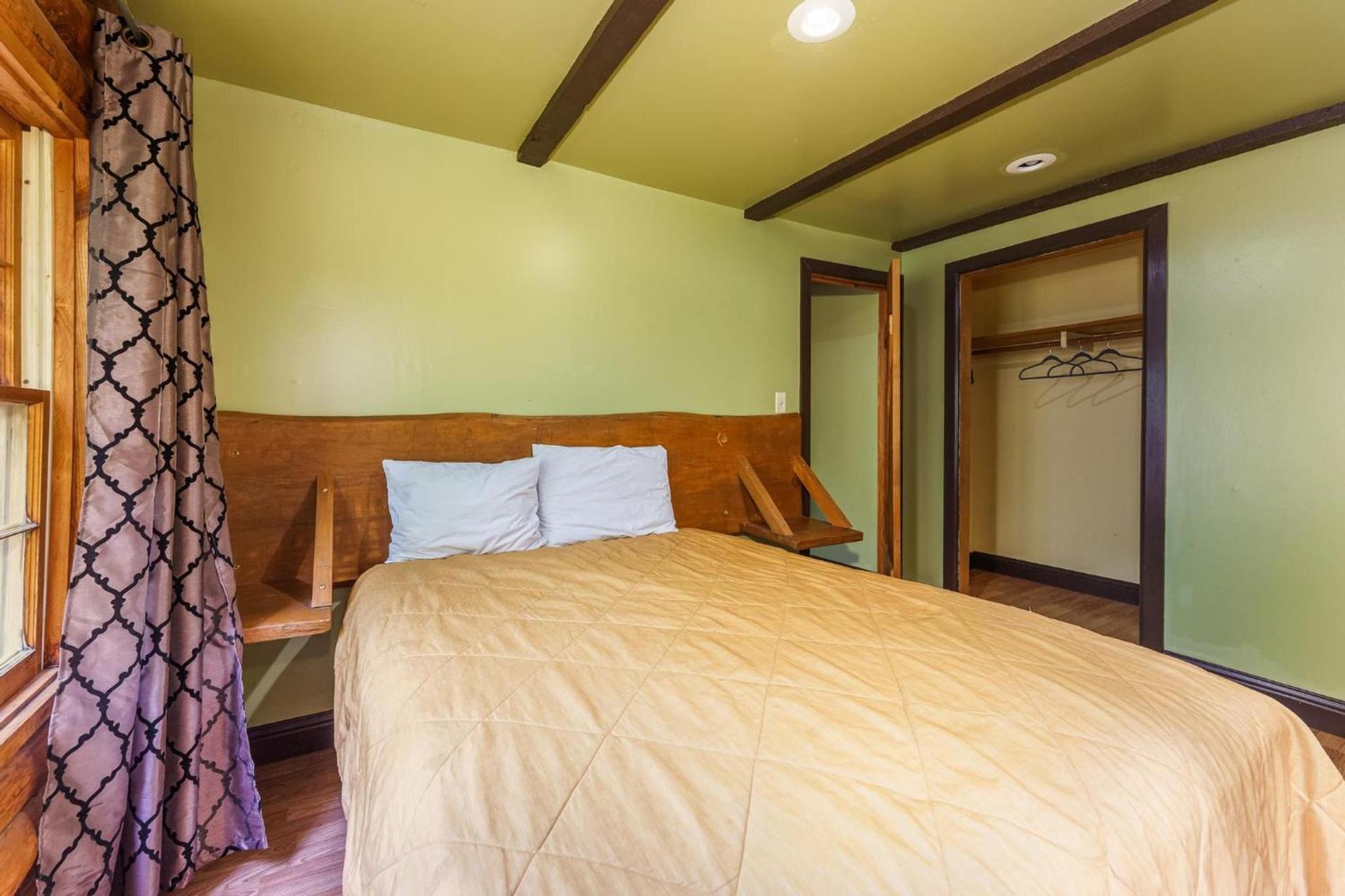 Mountain Trail Lodge and Vacation Rentals photo 33