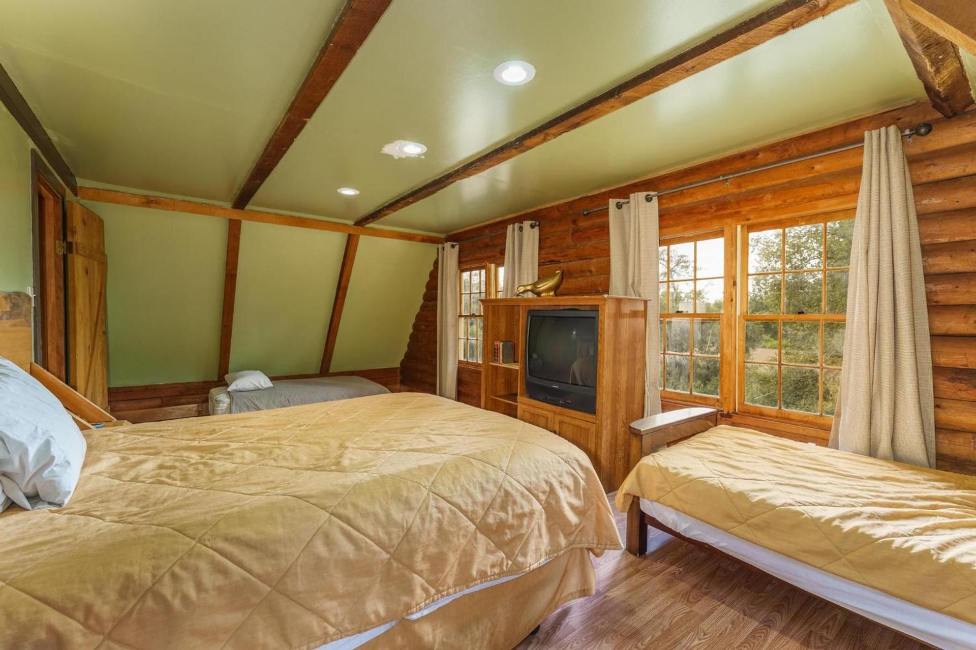 Mountain Trail Lodge and Vacation Rentals photo 38