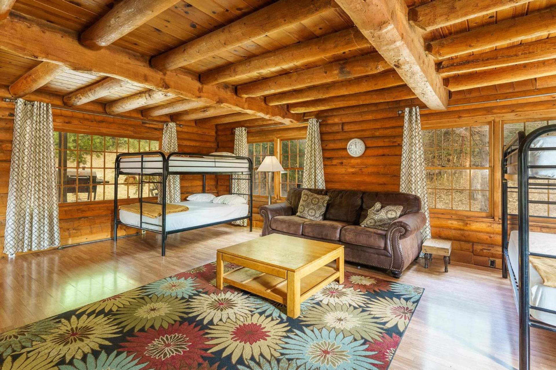 Mountain Trail Lodge and Vacation Rentals photo 51