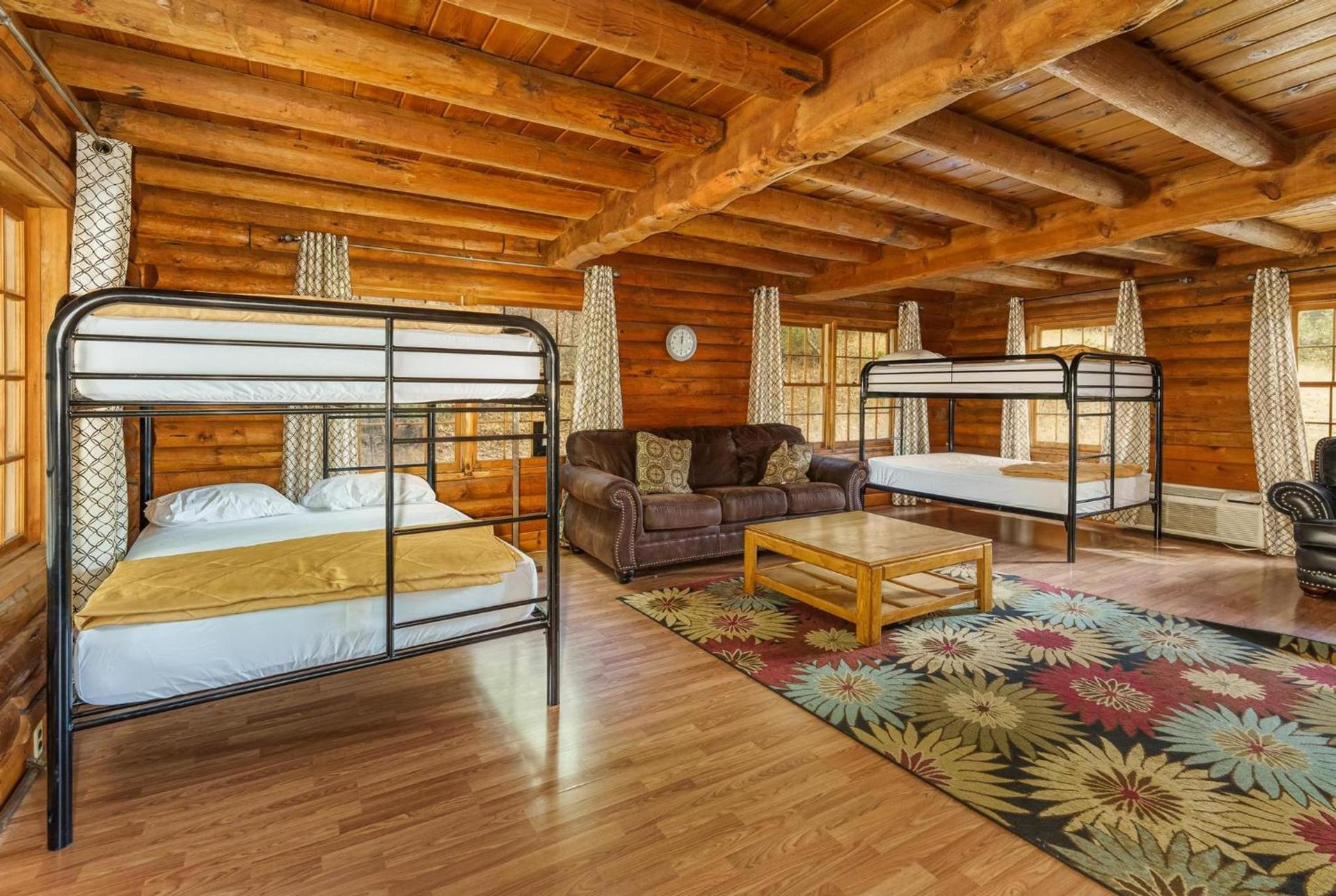 Mountain Trail Lodge and Vacation Rentals photo 53