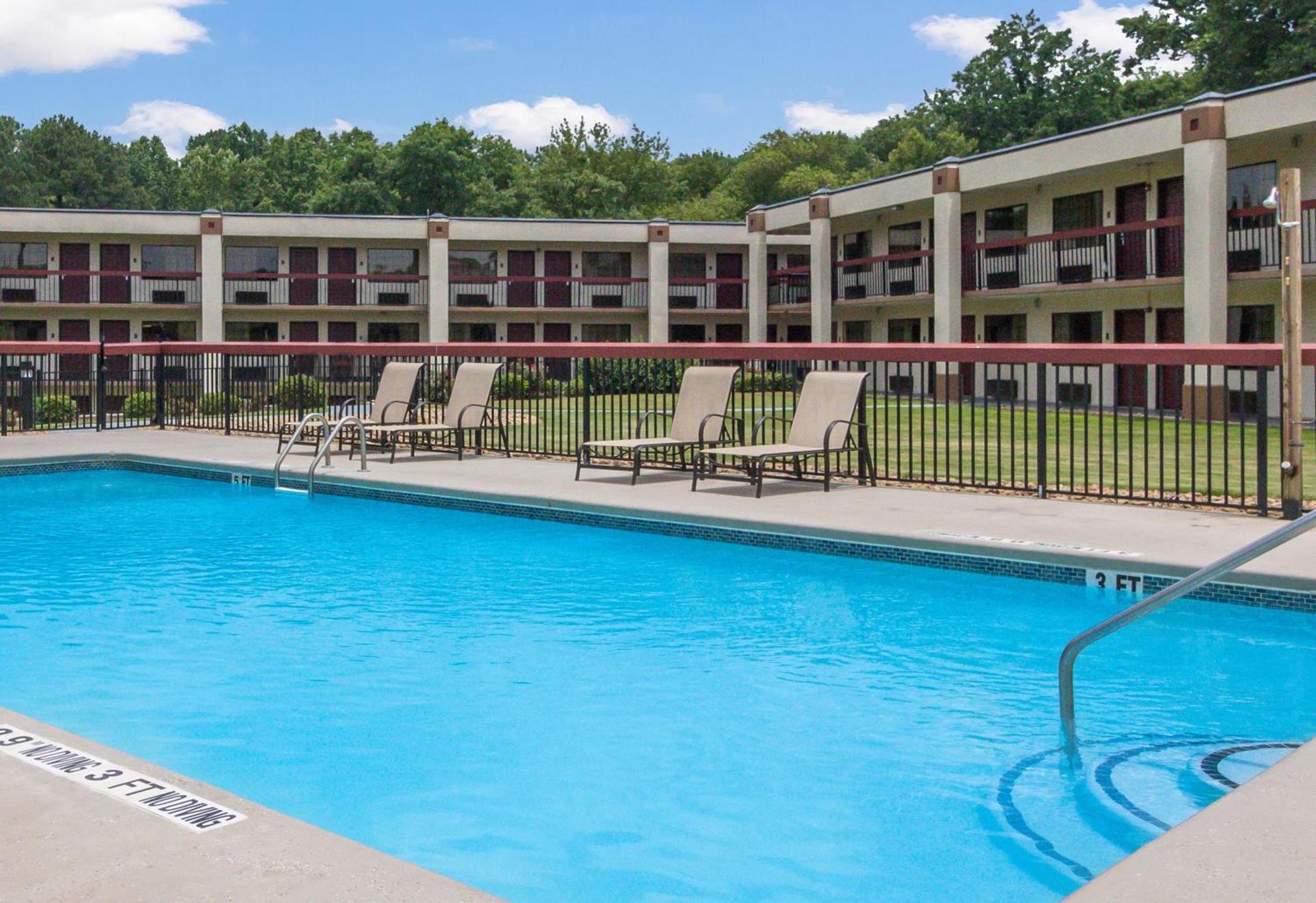 Red Roof Inn & Suites Commerce - Athens photo 16