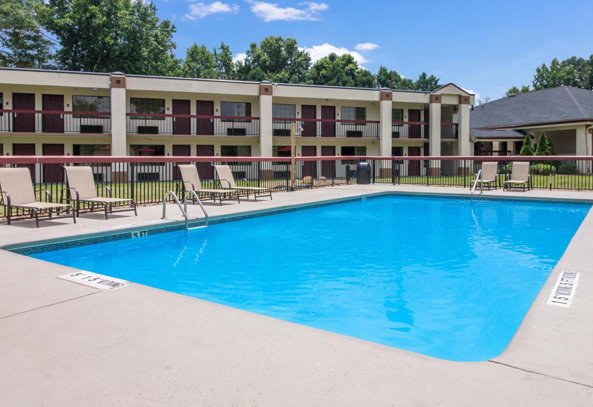 Red Roof Inn & Suites Commerce - Athens photo 14