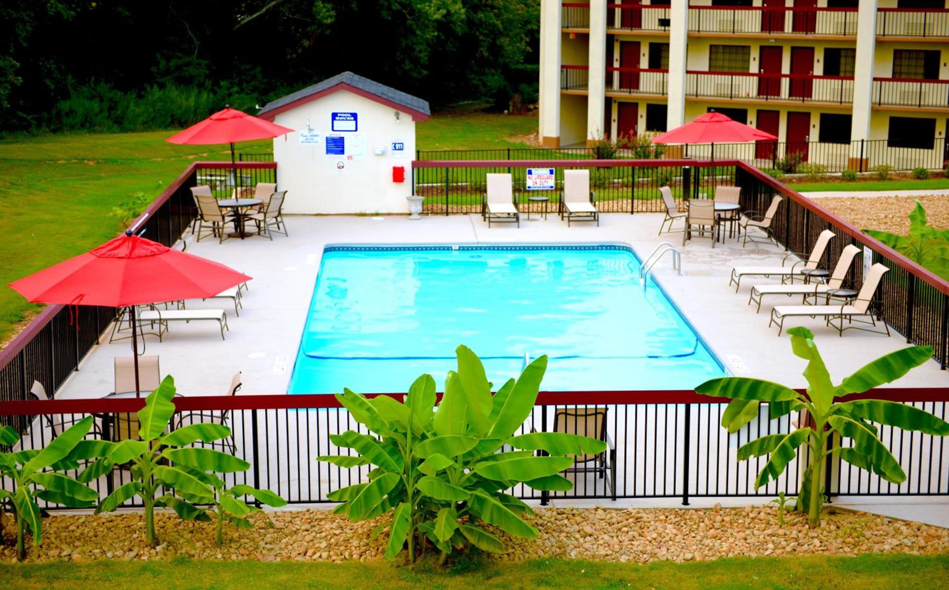 Red Roof Inn & Suites Commerce - Athens photo 15
