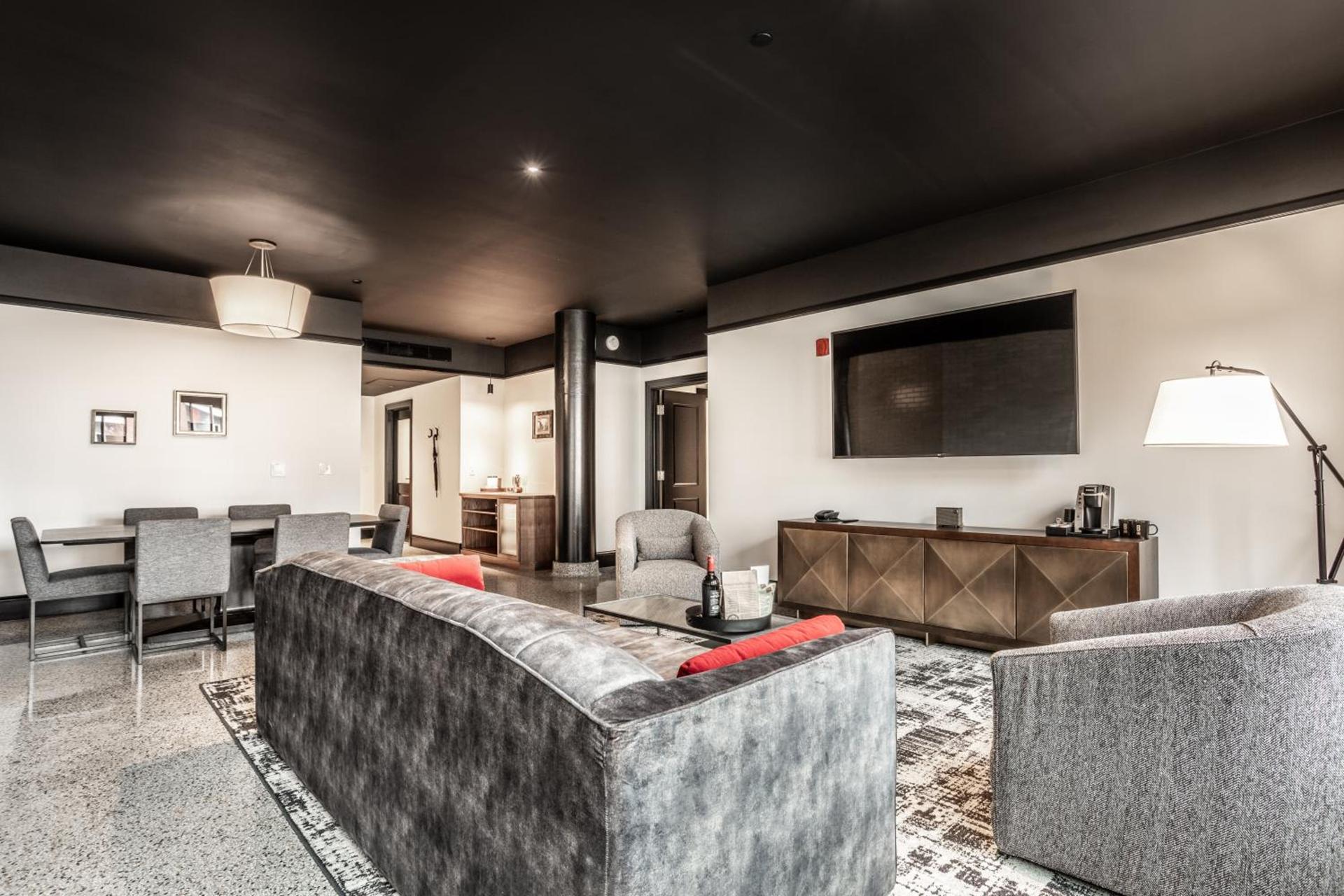 Bottleworks Hotel photo 23