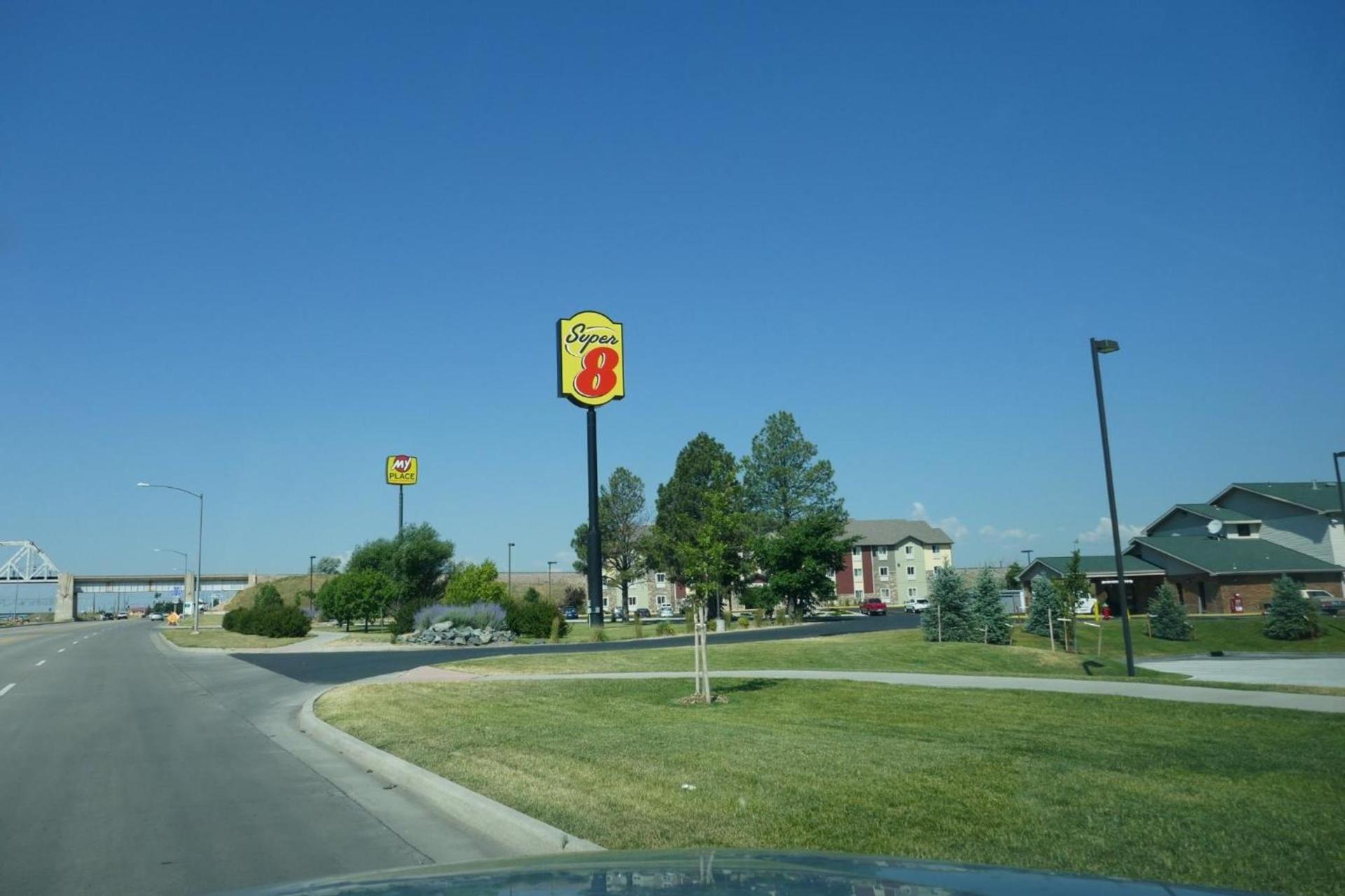 Super 8 by Wyndham Cheyenne WY photo 29
