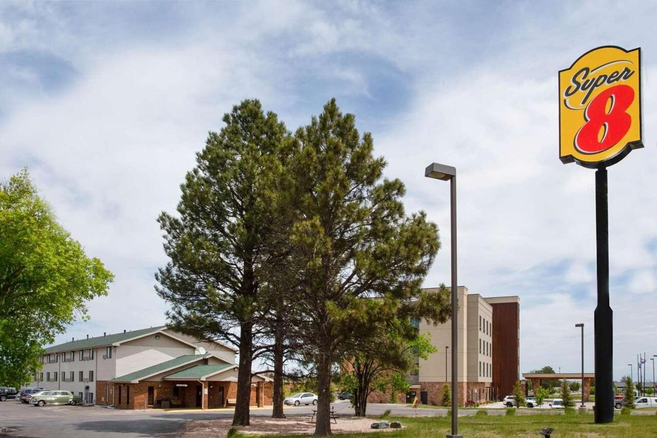 Super 8 by Wyndham Cheyenne WY photo 27