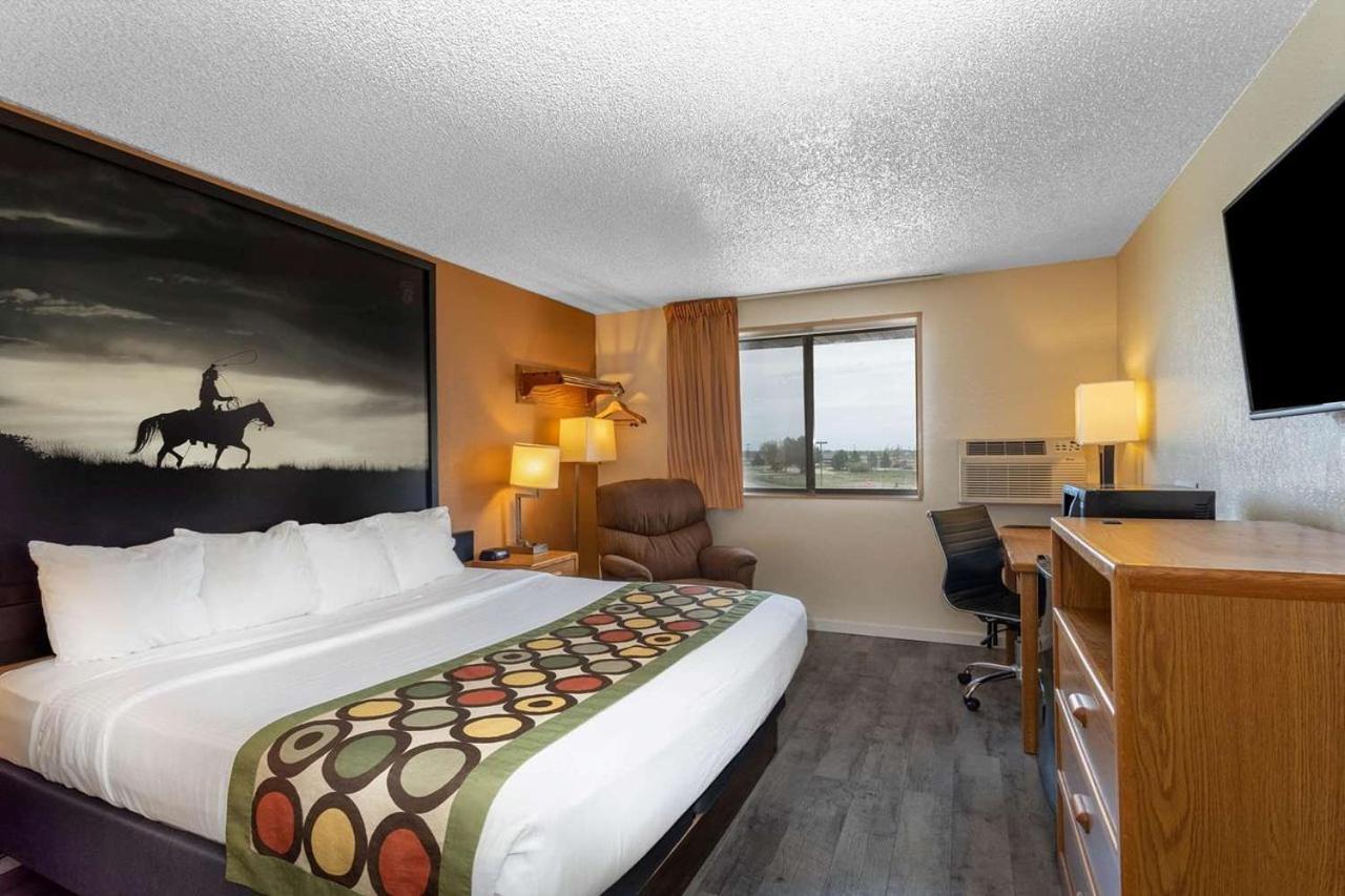 Super 8 by Wyndham Cheyenne WY photo 31