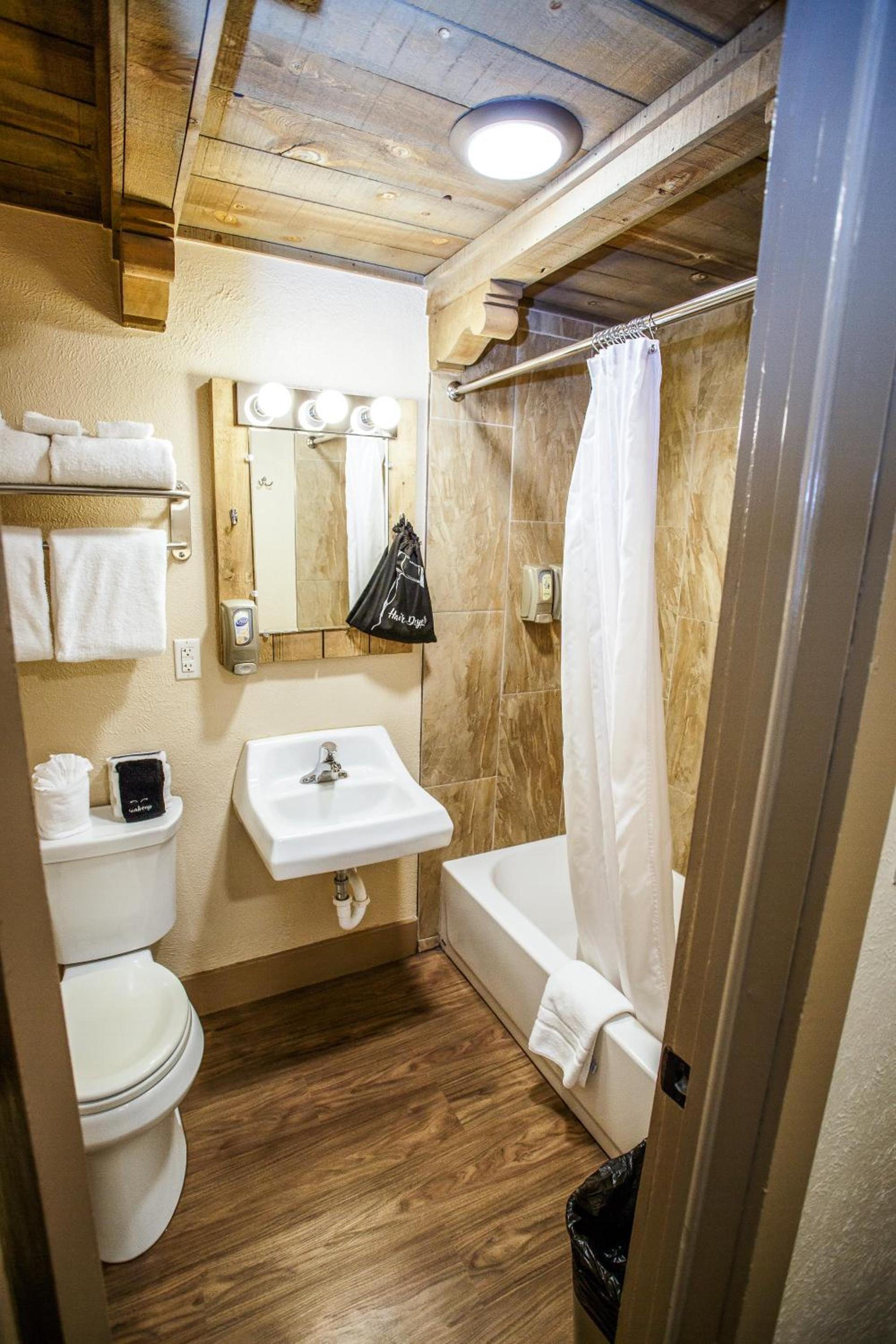 Chama Trails Motel photo 9