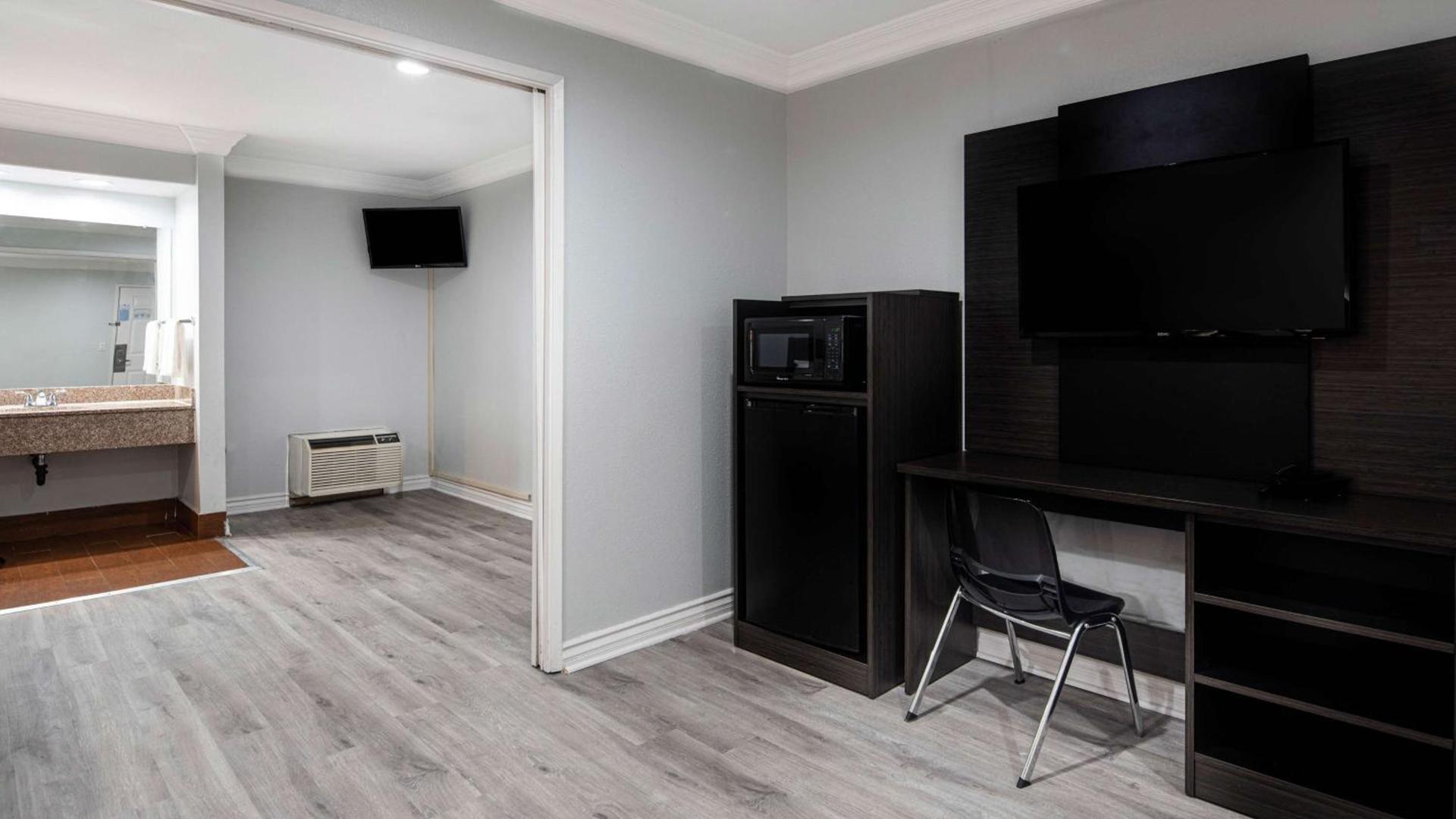 Motel 6-Anaheim, CA - Convention Center photo 17