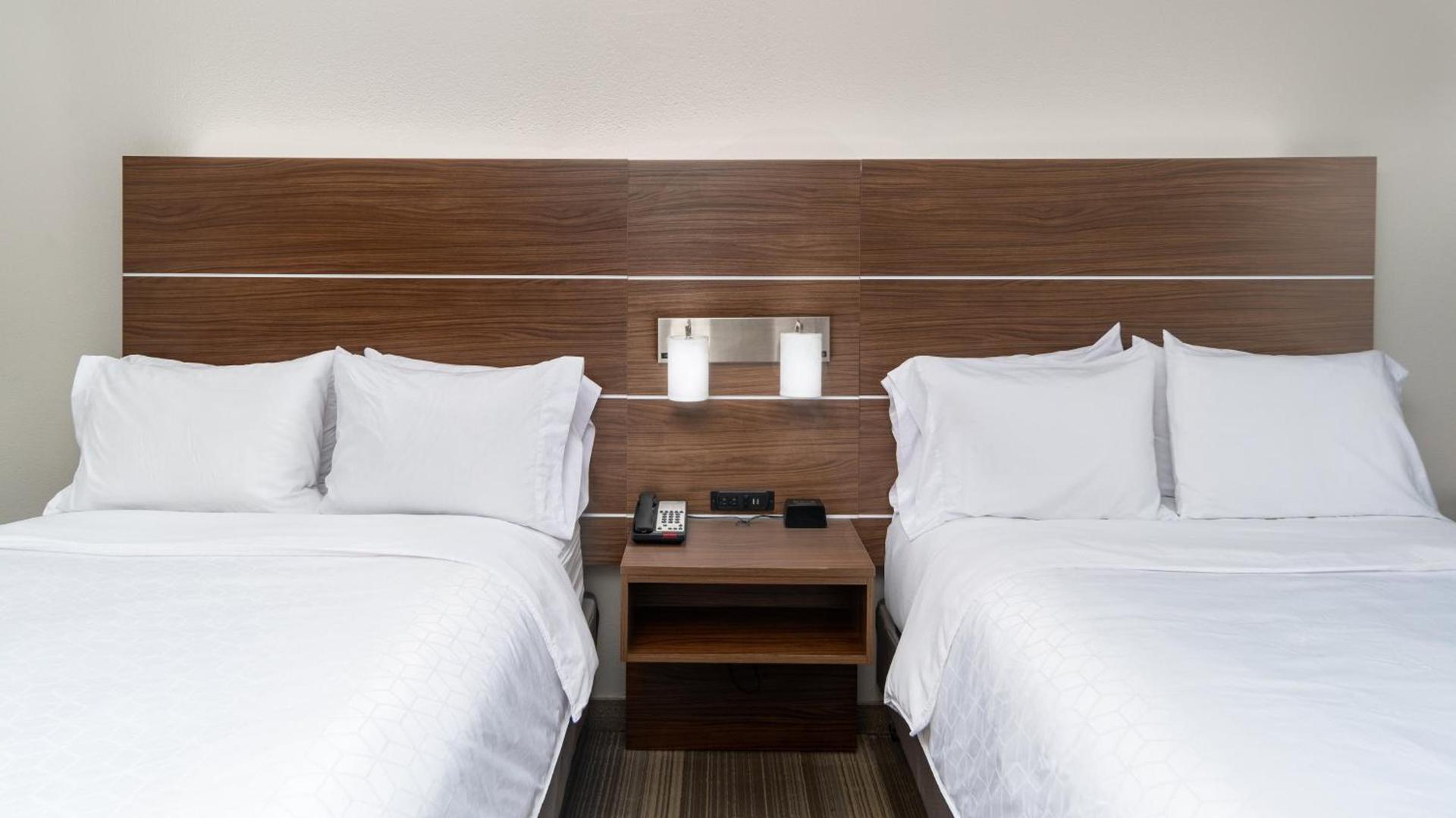 Holiday Inn Express & Suites Dinuba West by IHG photo 43