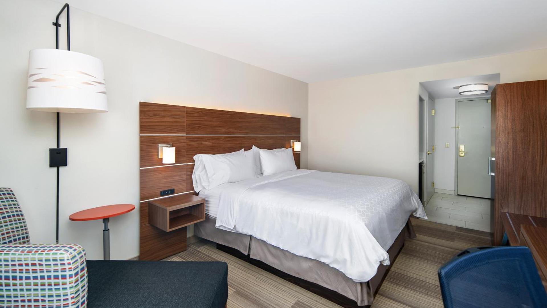 Holiday Inn Express & Suites Dinuba West by IHG photo 27
