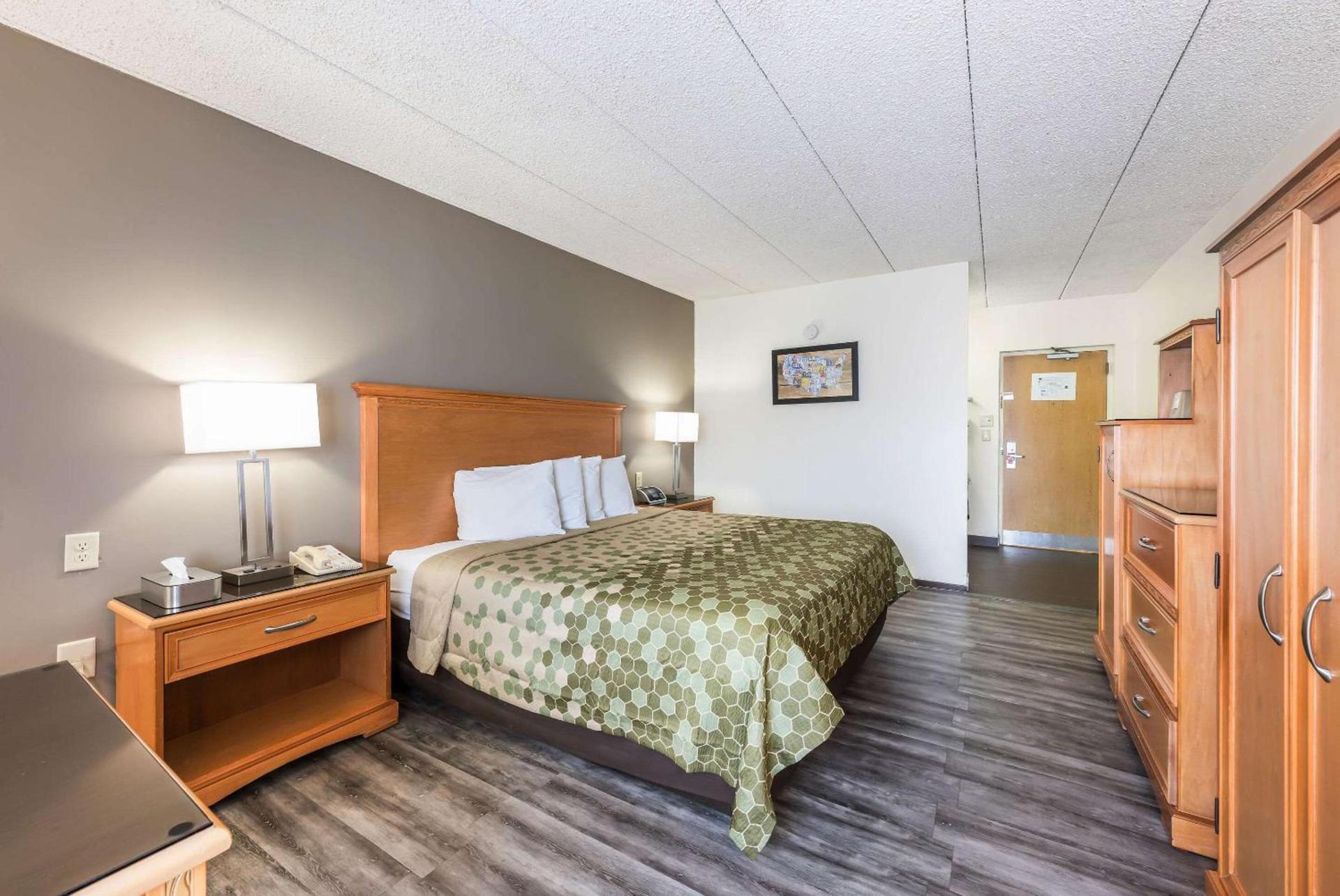 Econo Lodge Quakertown photo 12