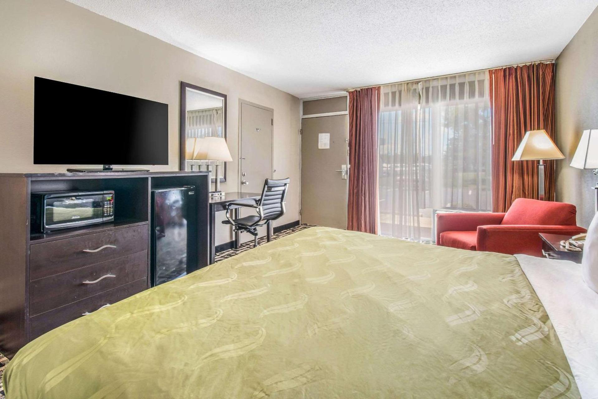 Quality Inn & Suites York East photo 22