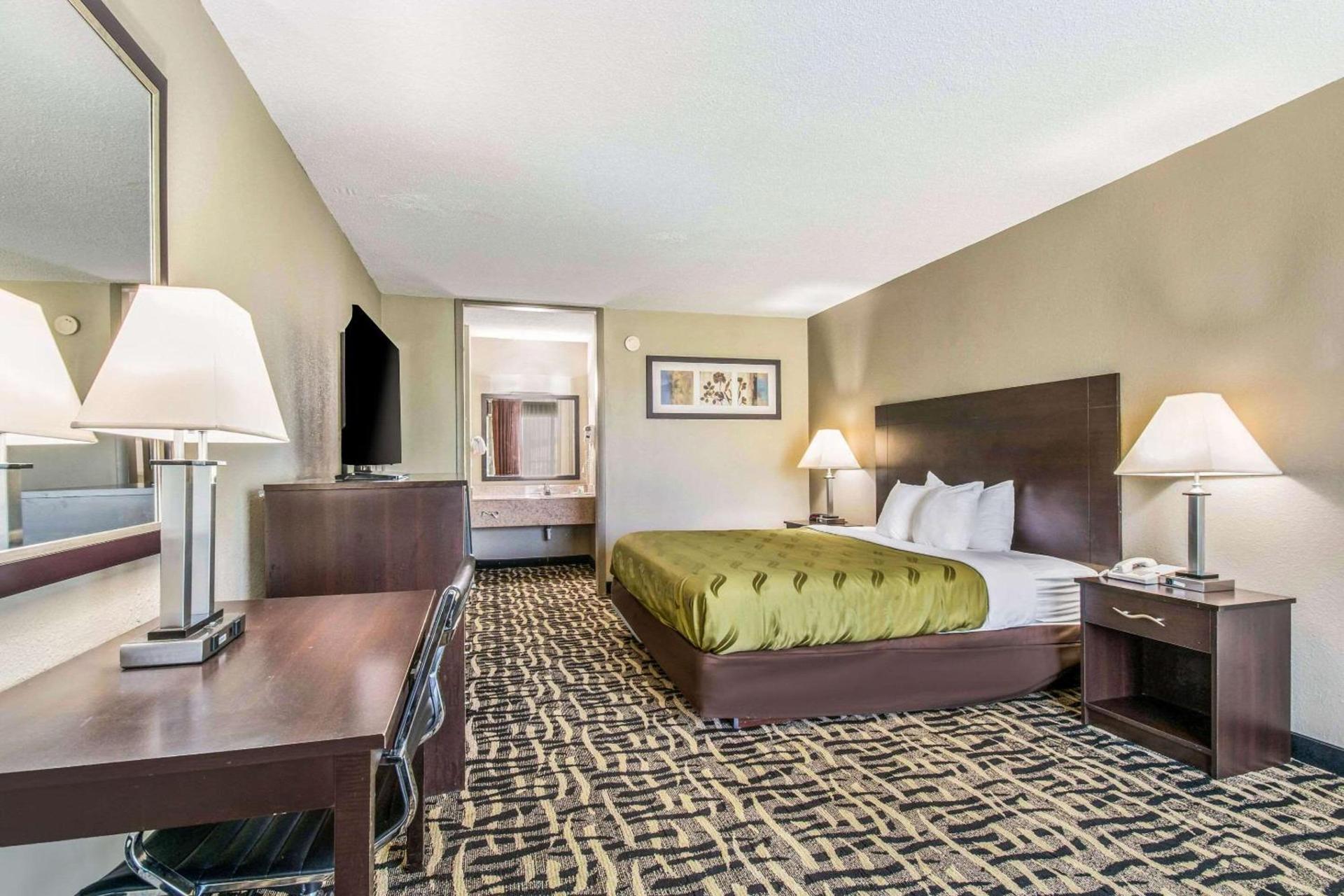 Quality Inn & Suites York East photo 26