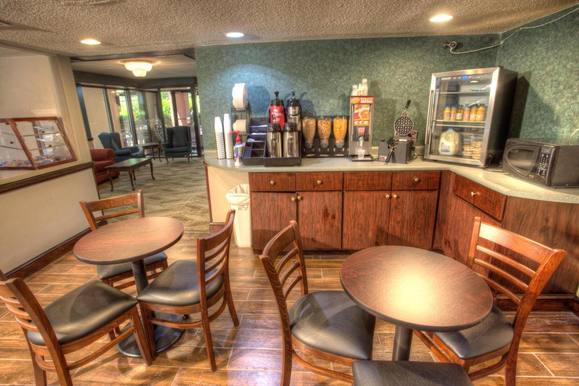 Econo Lodge Helen photo 26