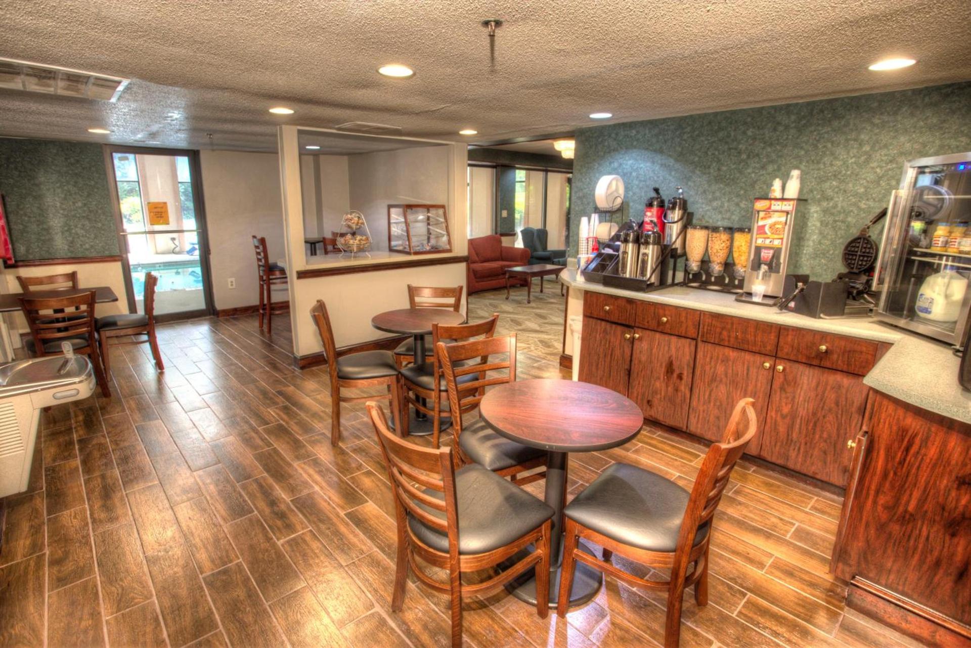 Econo Lodge Helen photo 24