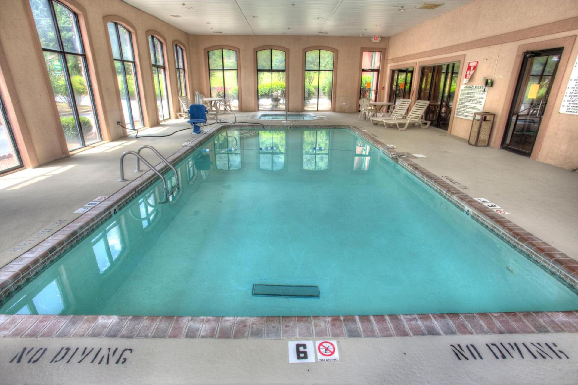 Econo Lodge Helen photo 6