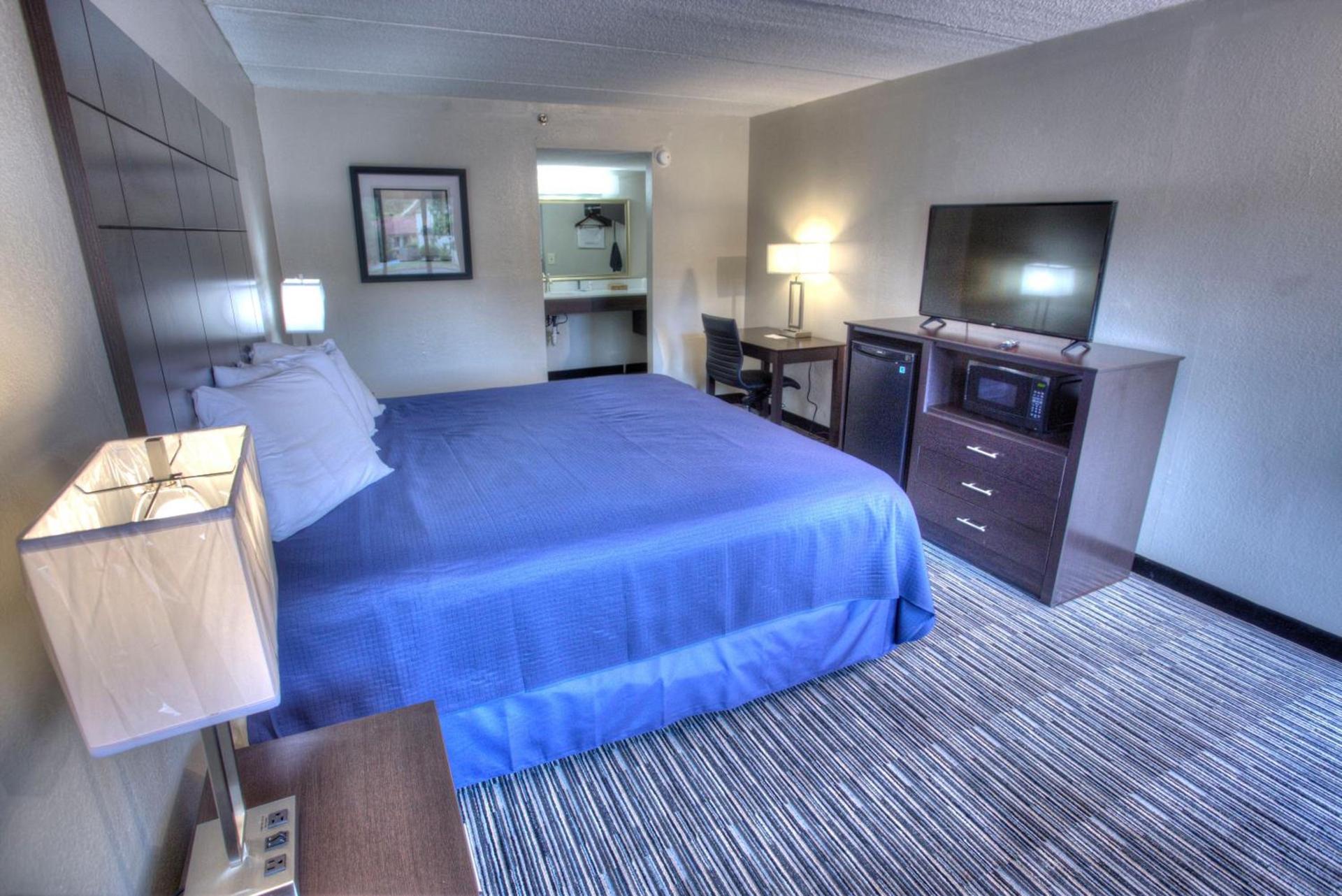 Econo Lodge Helen photo 7