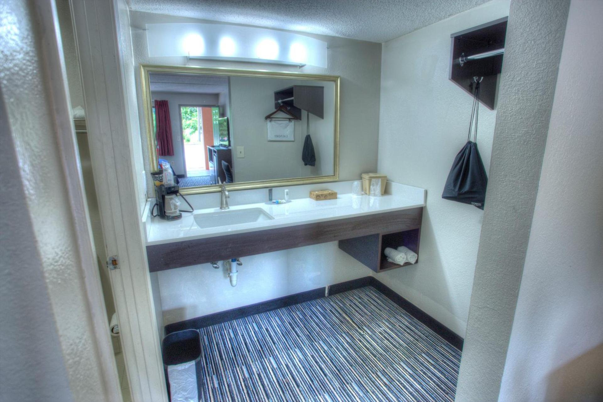 Econo Lodge Helen photo 19