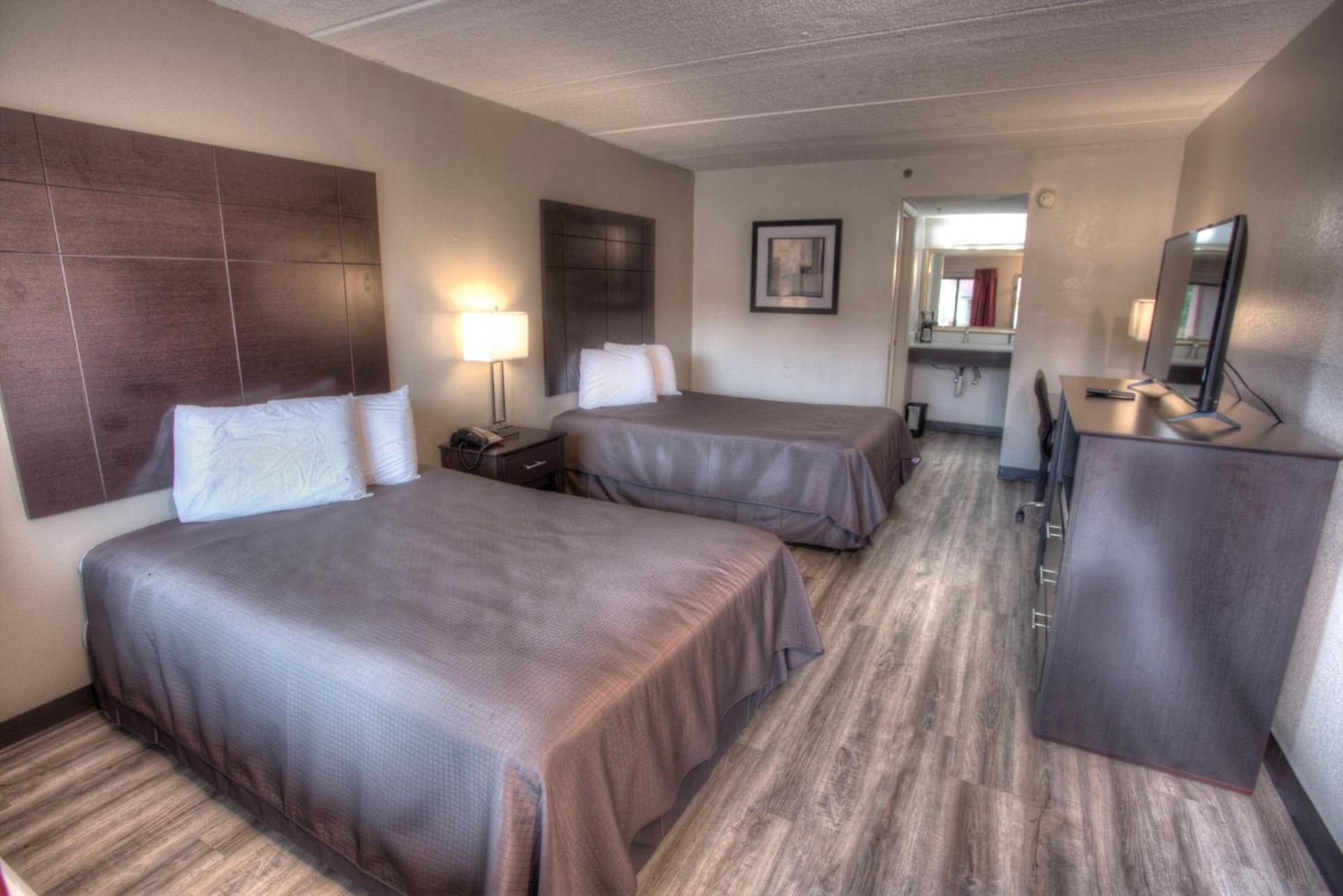 Econo Lodge Helen photo 10