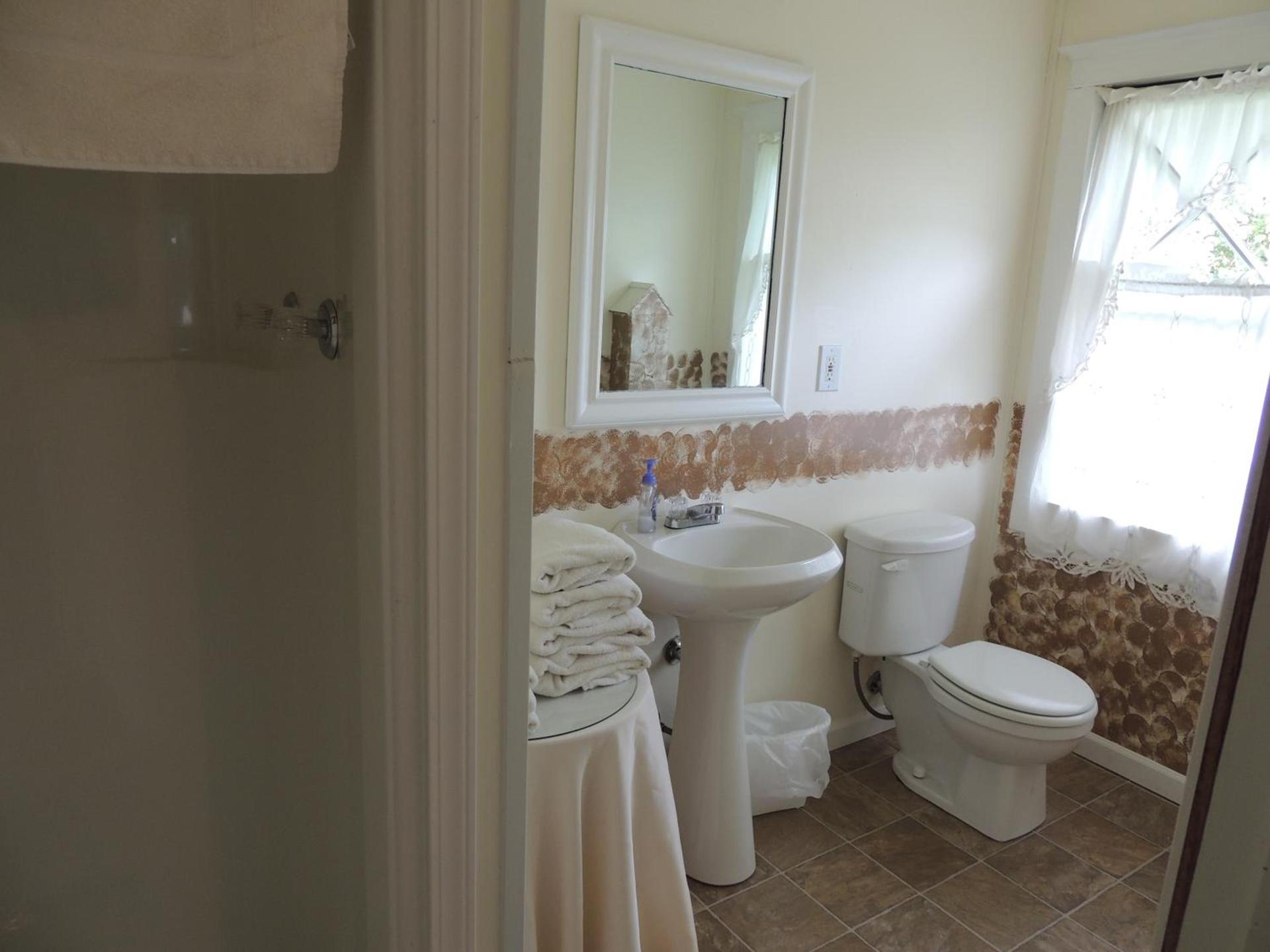 Foster Lake Inn photo 45