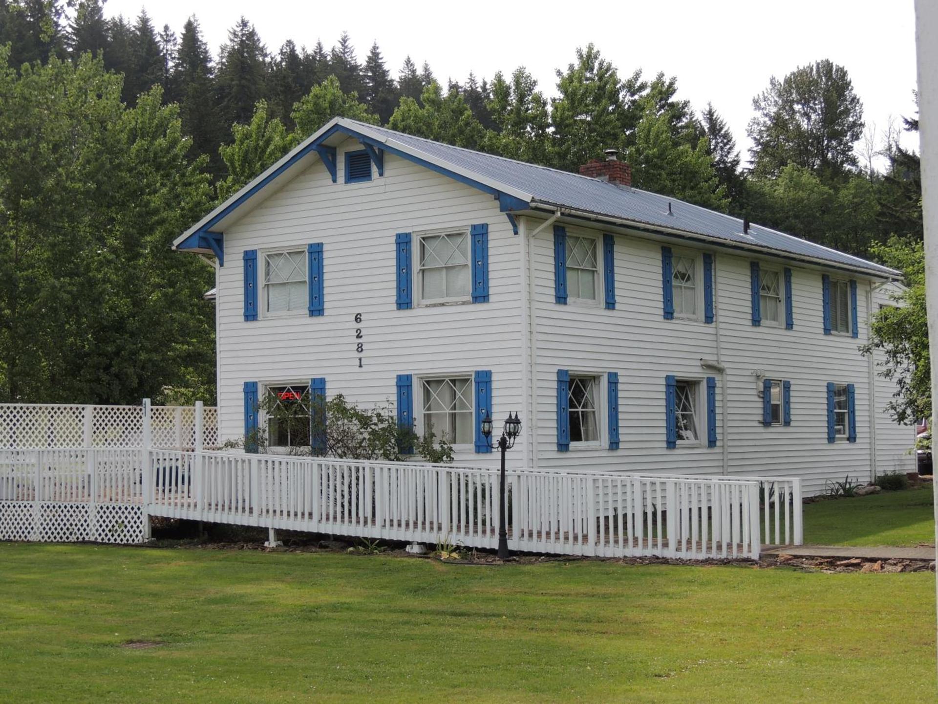 Foster Lake Inn photo 2