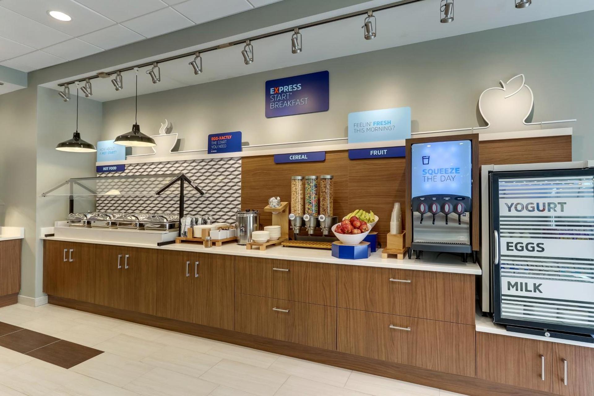 Holiday Inn Express & Suites - Winston - Salem SW - Clemmons by IHG photo 7